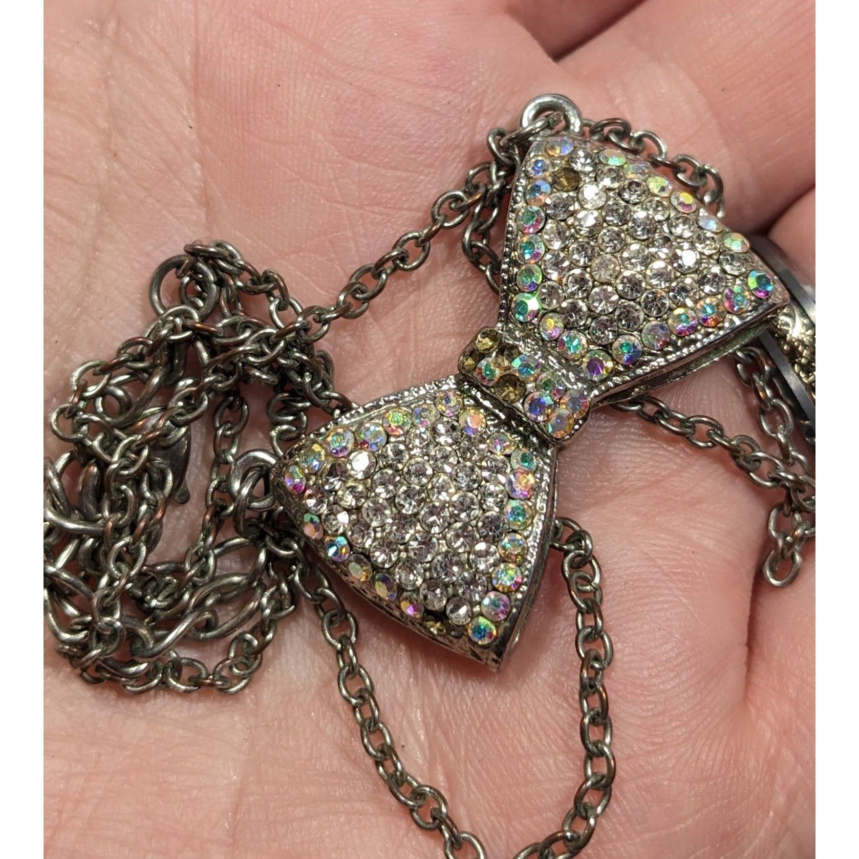 Other Coquette Glam Aurora Borealis Rhinestone Bow Necklace Size ONE SIZE - 9 Thumbnail