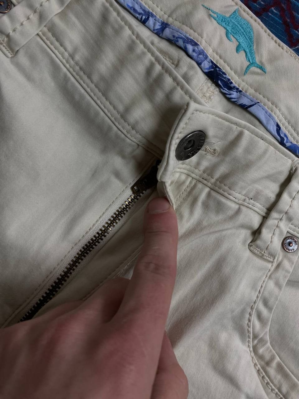 Tommy Bahama × Vintage Tommy Bahama Straight Leg Chinos Chino Pants Beige Size US 38 / EU 54 - 20 Thumbnail