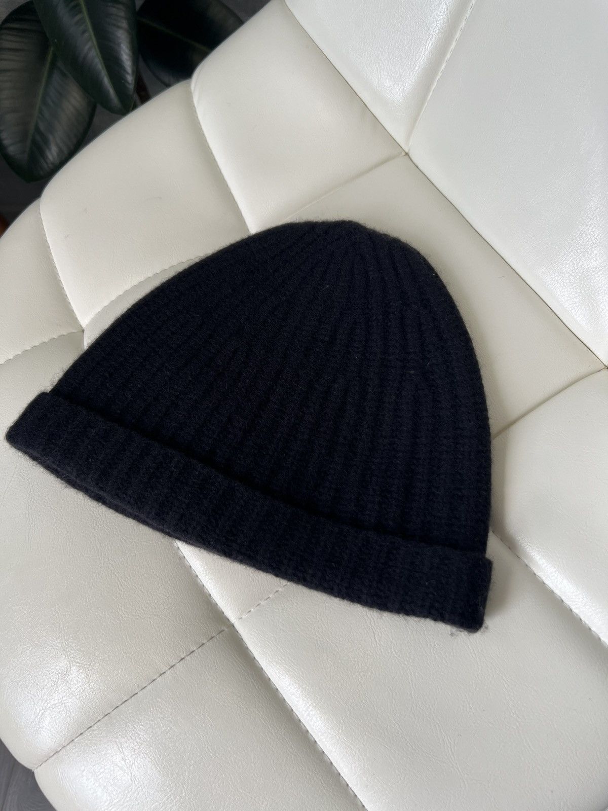 Prada × Vintage Prada Dark Navy Wool Ribbed Beanie Hat With Leather Tab Logo Size ONE SIZE - 5 Thumbnail
