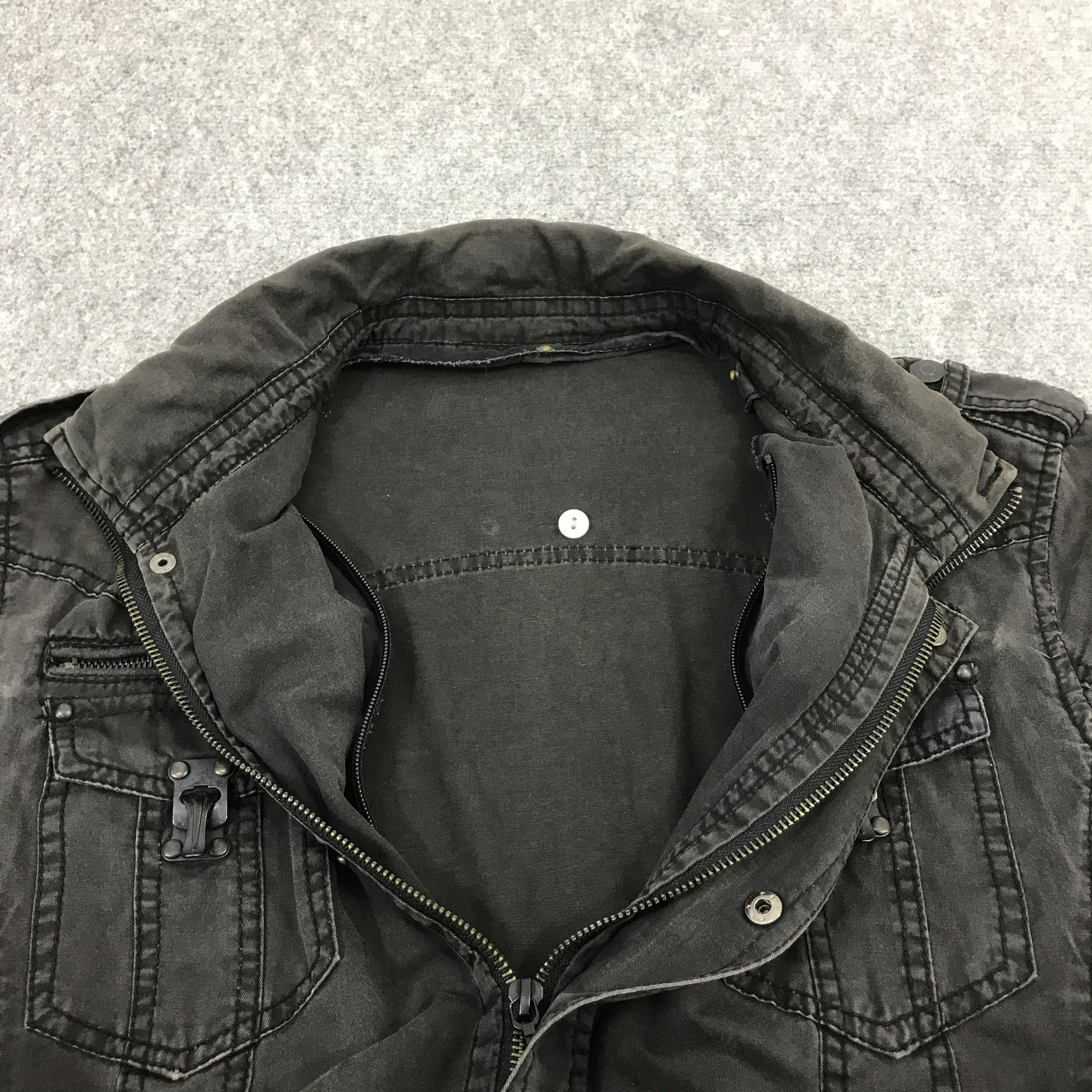 In The Attic × Japanese Brand In The attic black Faded zipper jacket japanese brand Size US L / EU 52-54 / 3 - 5 Thumbnail