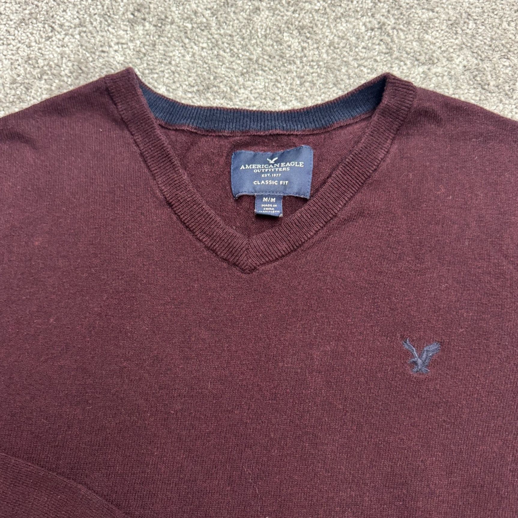 American Eagle Outfitters American Eagle Outfitters Sweater Shirt Mens M V-Neck Knit Pullover Maroon Red Solid Classic Preppy Knitwear Casual Scarf? Size US M / EU 48-50 / 2 - 3 Thumbnail
