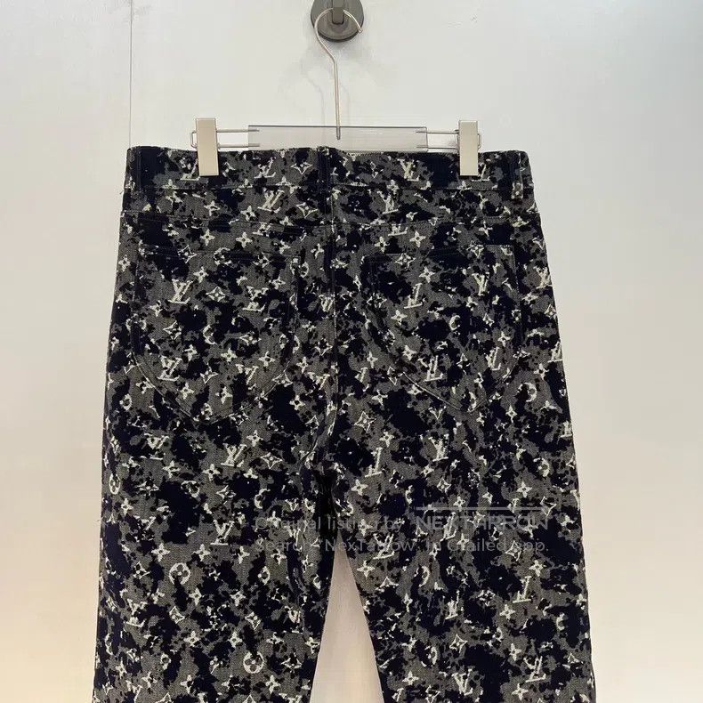 Louis Vuitton Louis Vuitton Old flower flocked full-print old flower tro Size US 34 / EU 50 - 3 Thumbnail