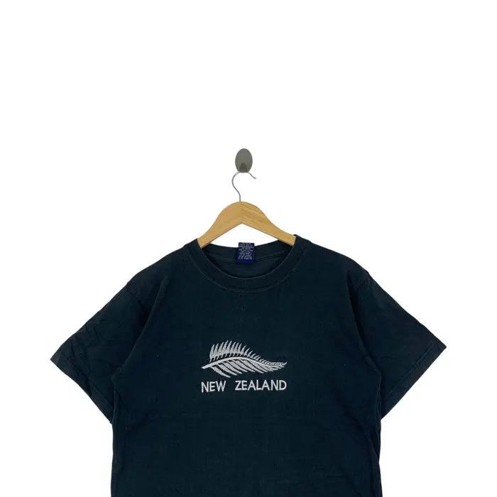 Vintage NEW ZEALAND SILVERN FERN Center Logo Tourist Tee Shirt Size US S / EU 44-46 / 1 - 2 Thumbnail