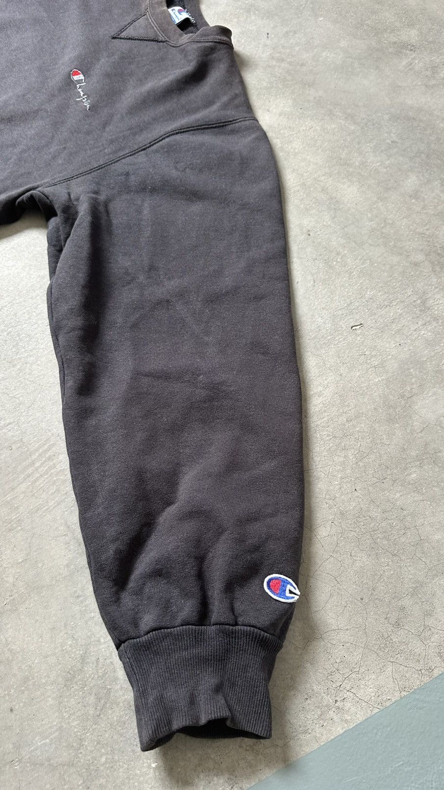 Champion VINTAGE CHAMPION 90S MADE IN USA WELLFADED SWEATSHIRT Size US L / EU 52-54 / 3 - 3 Thumbnail