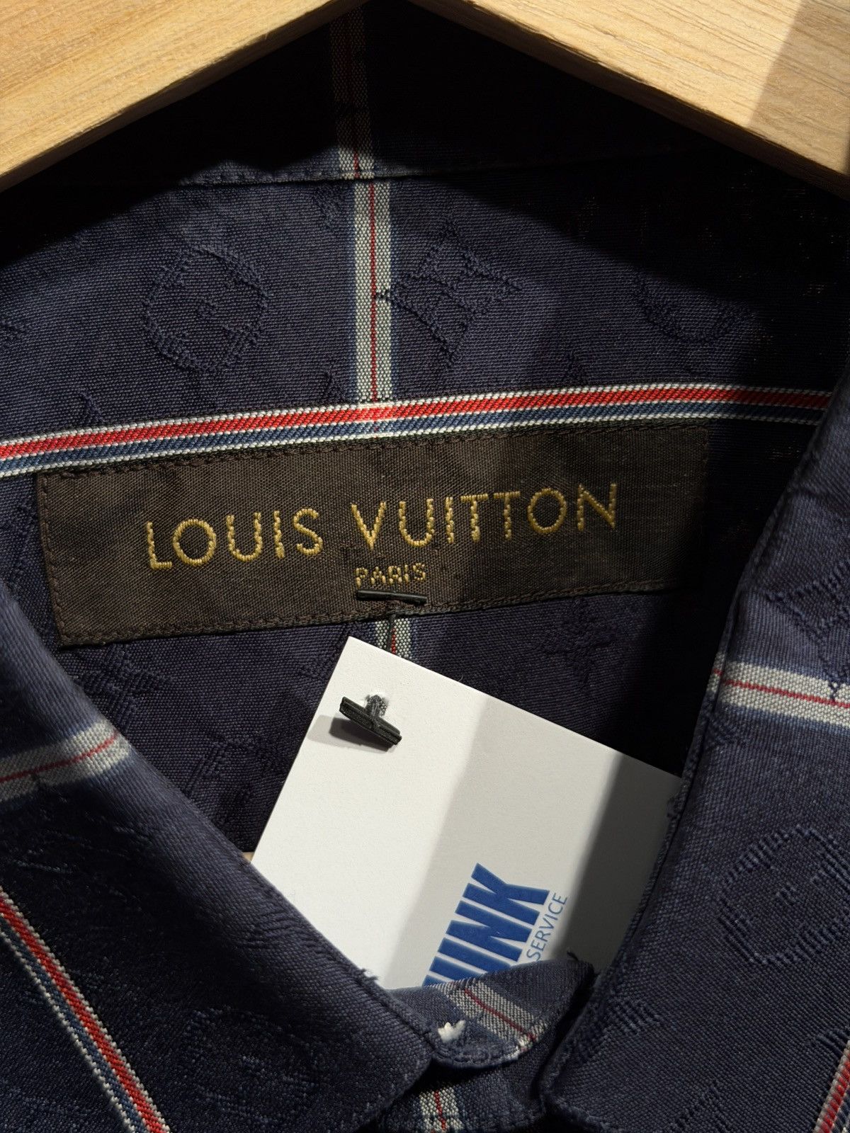 Louis Vuitton Louis Vuitton Silk Monogram Button-Up Shirt Size US M / EU 48-50 / 2 - 2 Thumbnail