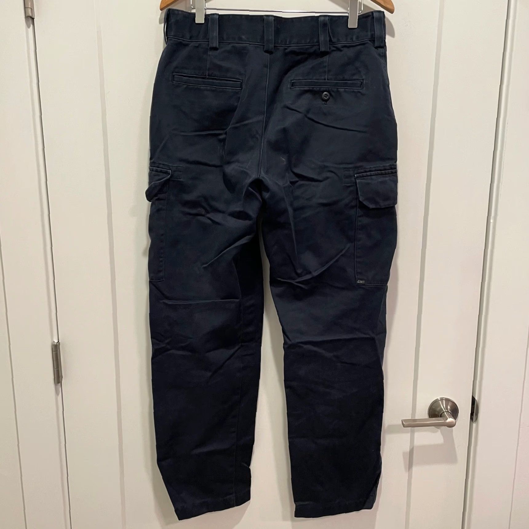 Vintage 5.11 Tactical Pants Mens Navy Blue Cargo Pockets Workwear Size 34 Regular Cotton Blend Canvas Trouser Waist 34 Inseam 30 Short? Size US 34 / EU 50 - 2 Thumbnail