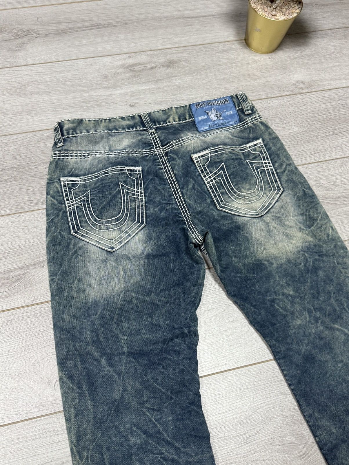 True Religion True Religion white stitched horse shoe vintage denim jeans Size US 36 / EU 52 - 3 Thumbnail