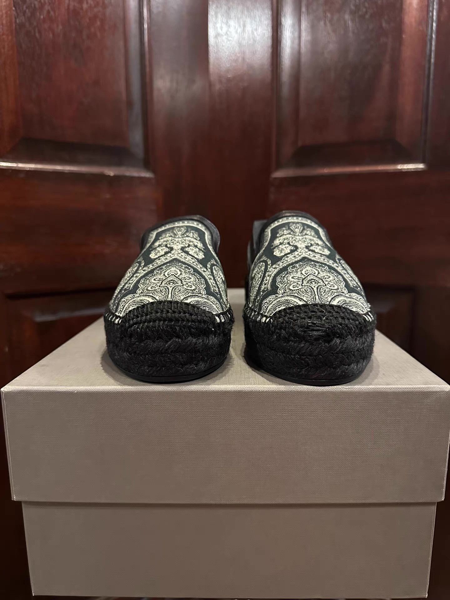 Alexander McQueen Alexander McQueen Main Line Women’s Black Paisley‑Print Ｑ25 Size US 7.5 / IT 37.5 - 1 Thumbnail