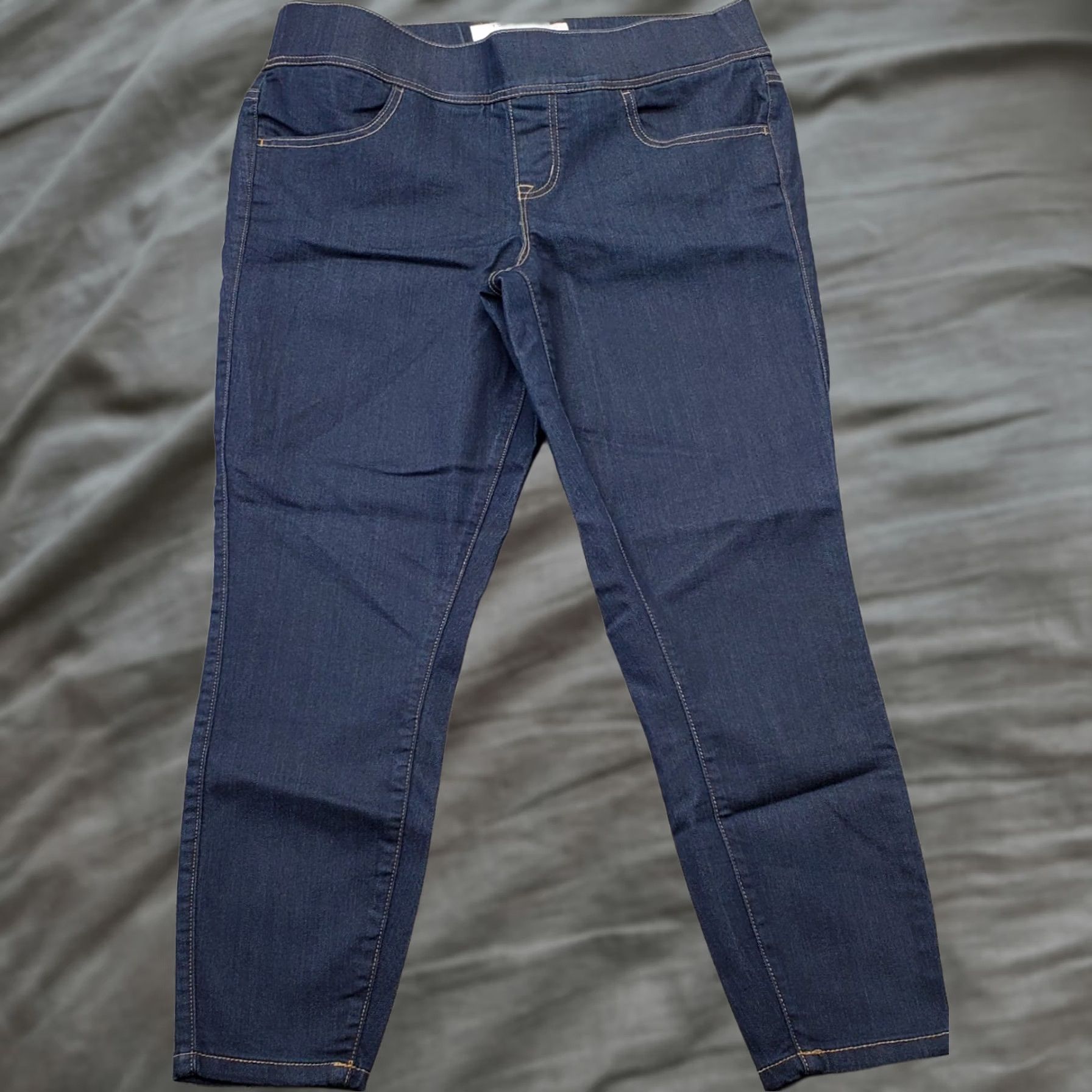 Torrid Torrid Lean Jeans Womens Size 0 Blue Denim Dark Wash Skinny Leg Stretch Pull-On Size: Women Size 0: Blue Denim Dark Wash Skinny Jeans Torrid Size 34" / US 12 / IT 48 - 1 Thumbnail