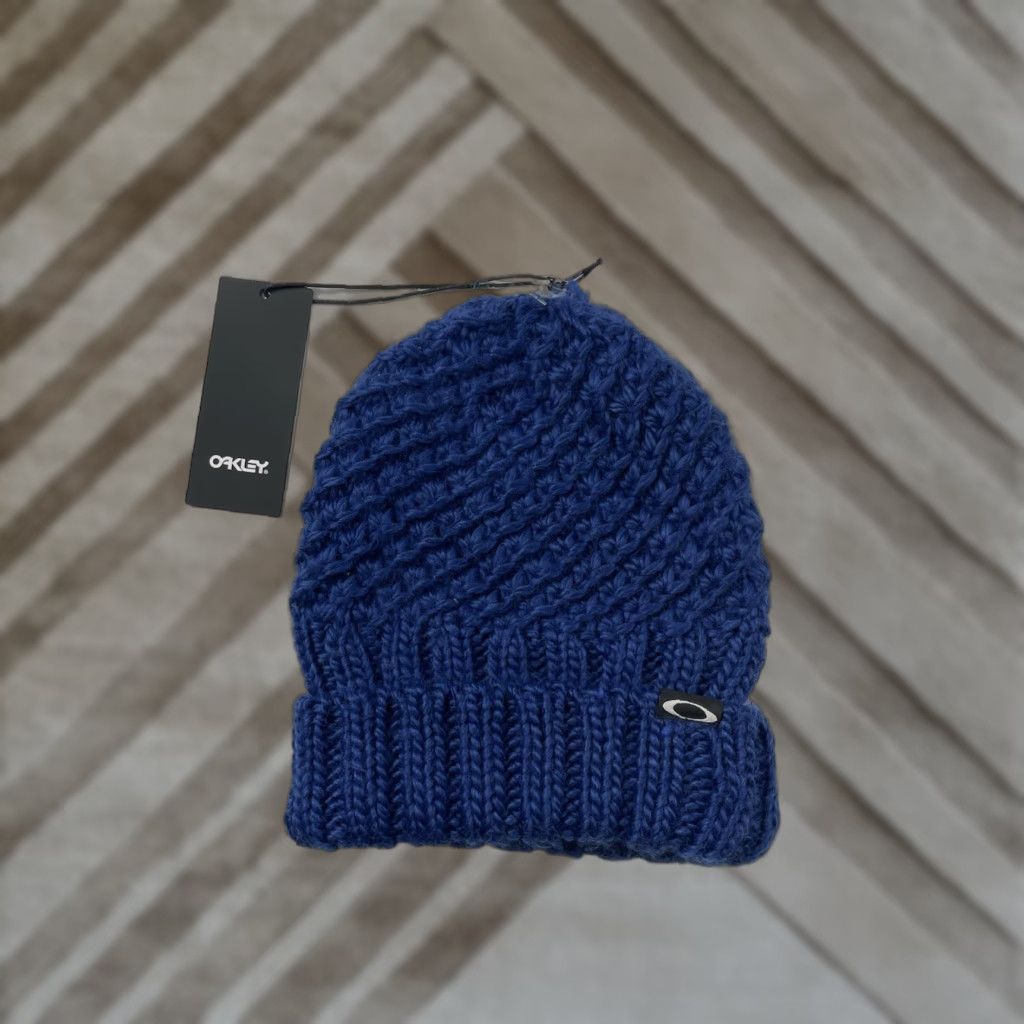 Oakley Oakley Beanie O/S Women Blue Knit Acrylic Crochet Solid - Fall Winter Activewear Casual Travel MSRP 48 Size ONE SIZE - 1 Thumbnail