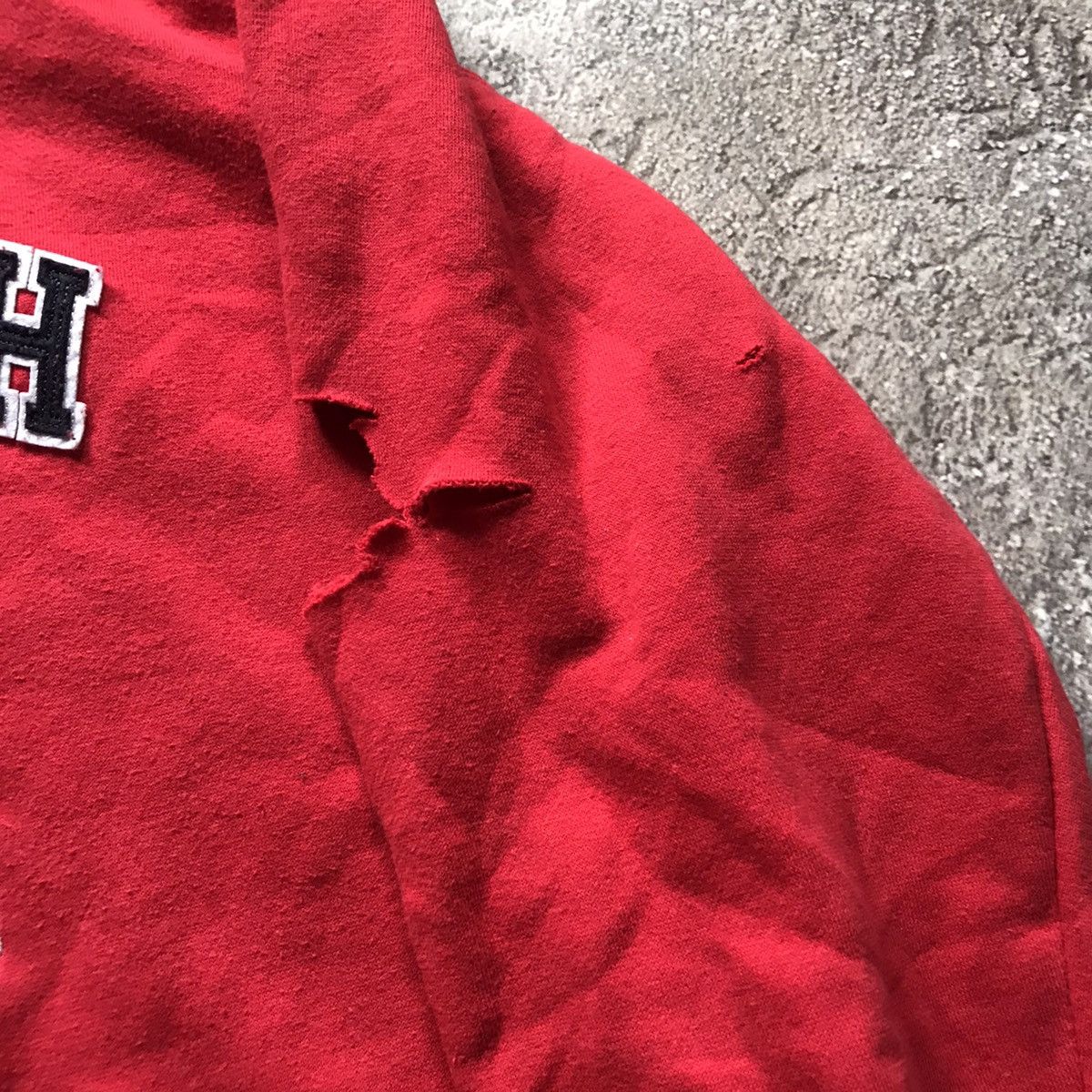 Vintage Vintage 90s Edinburgh Graphic Hoodie Streetwear Red Boxy L Size US L / EU 52-54 / 3 - 4 Thumbnail