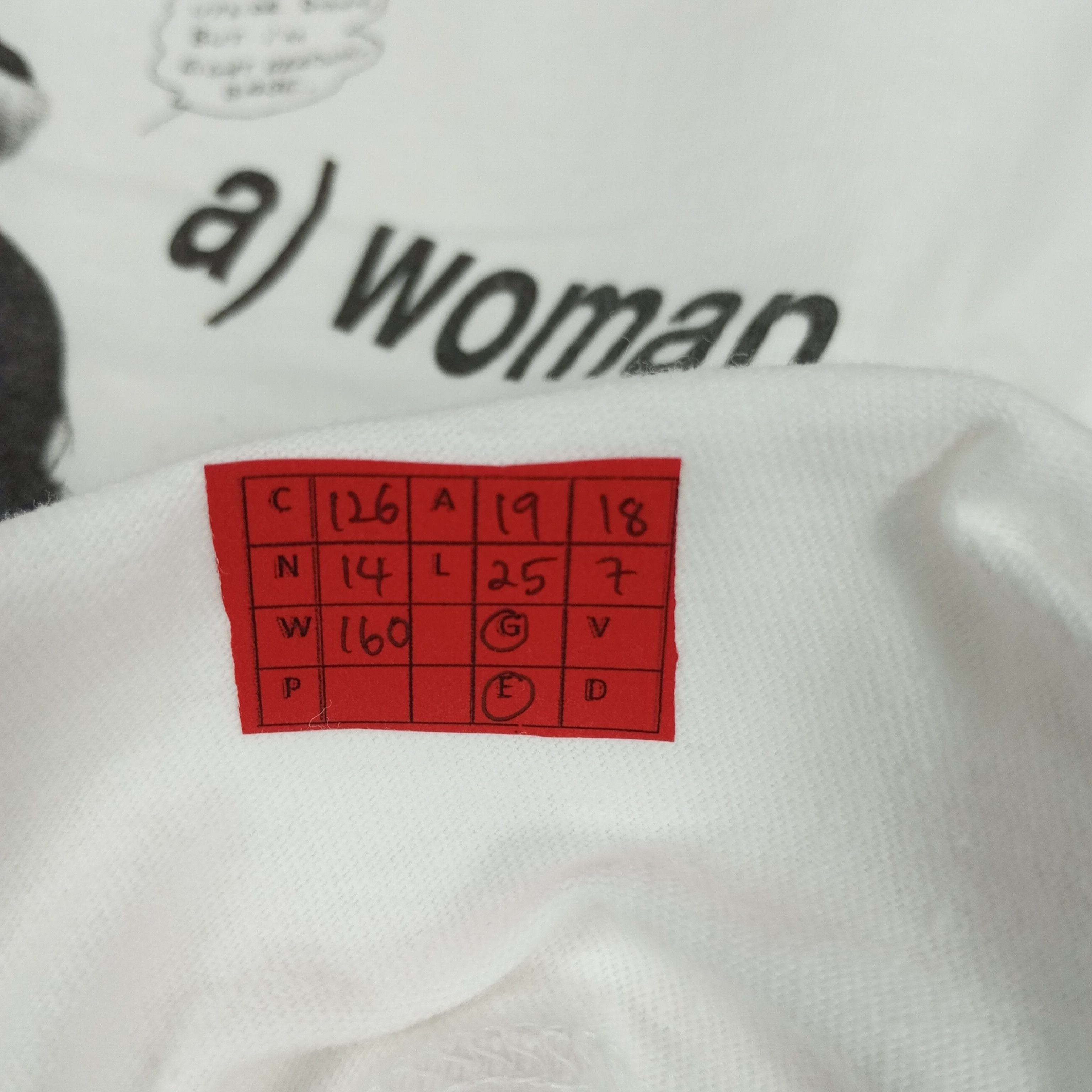 Vintage A Women Streetwear Style Tshirt Size US M / EU 48-50 / 2 - 11 Thumbnail
