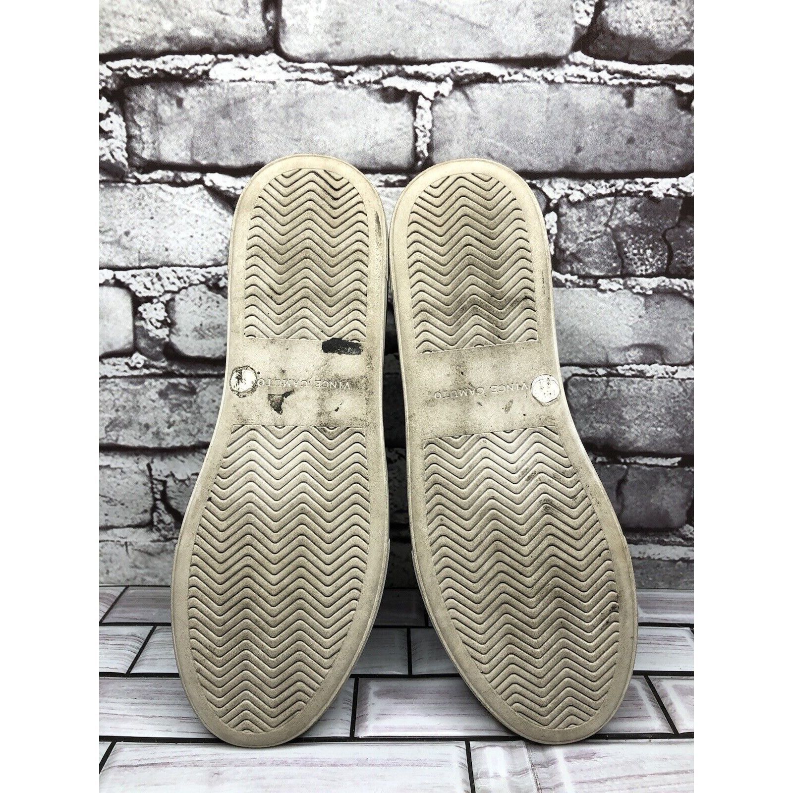 Vince Camuto Vince Camuto Korli 2 Ivory Leather SnakeSkin Slip On Sneaker Size US 7.5 / IT 37.5 - 6 Thumbnail
