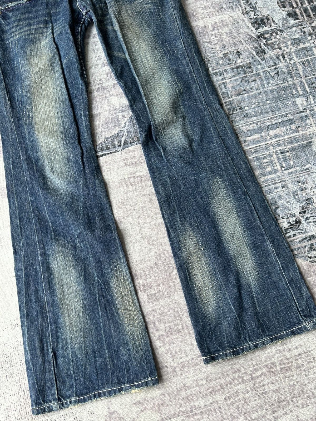 If Six Was Nine Butterfly Embroidery Logo Flared Jeans Size US 31 - 6 Thumbnail