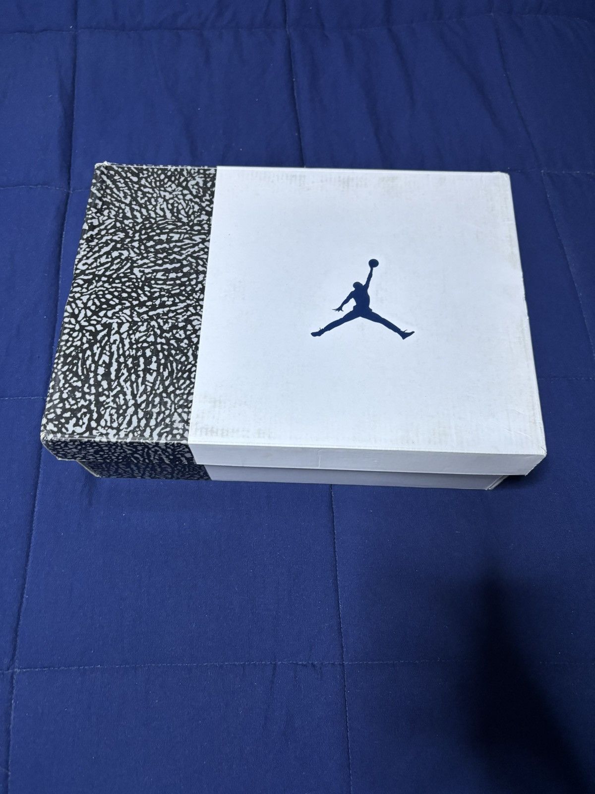 Jordan Brand Air Jordan 3 Retro Midnight Navy 2023 Size 8 Size US 8 / EU 41 - 9 Thumbnail