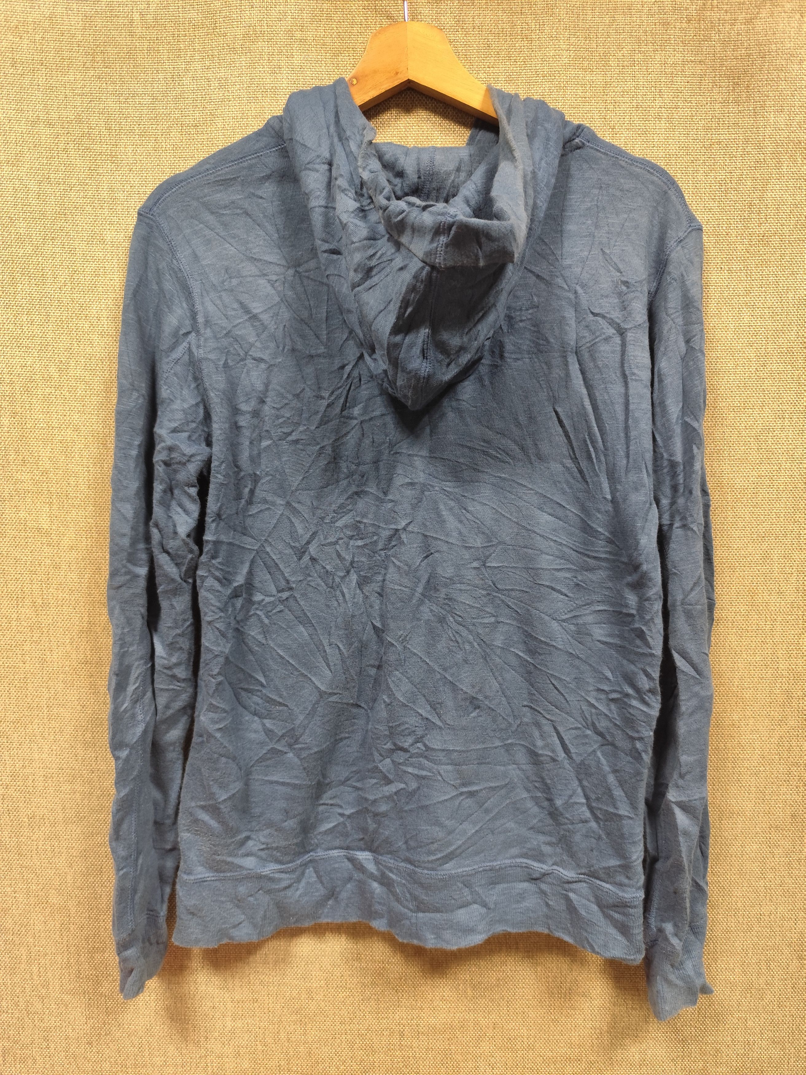 Undercover × Uniqlo Sweatshirt hoodie uniqlo undercover Size XS / US 0-2 / IT 36-38 - 2 Thumbnail
