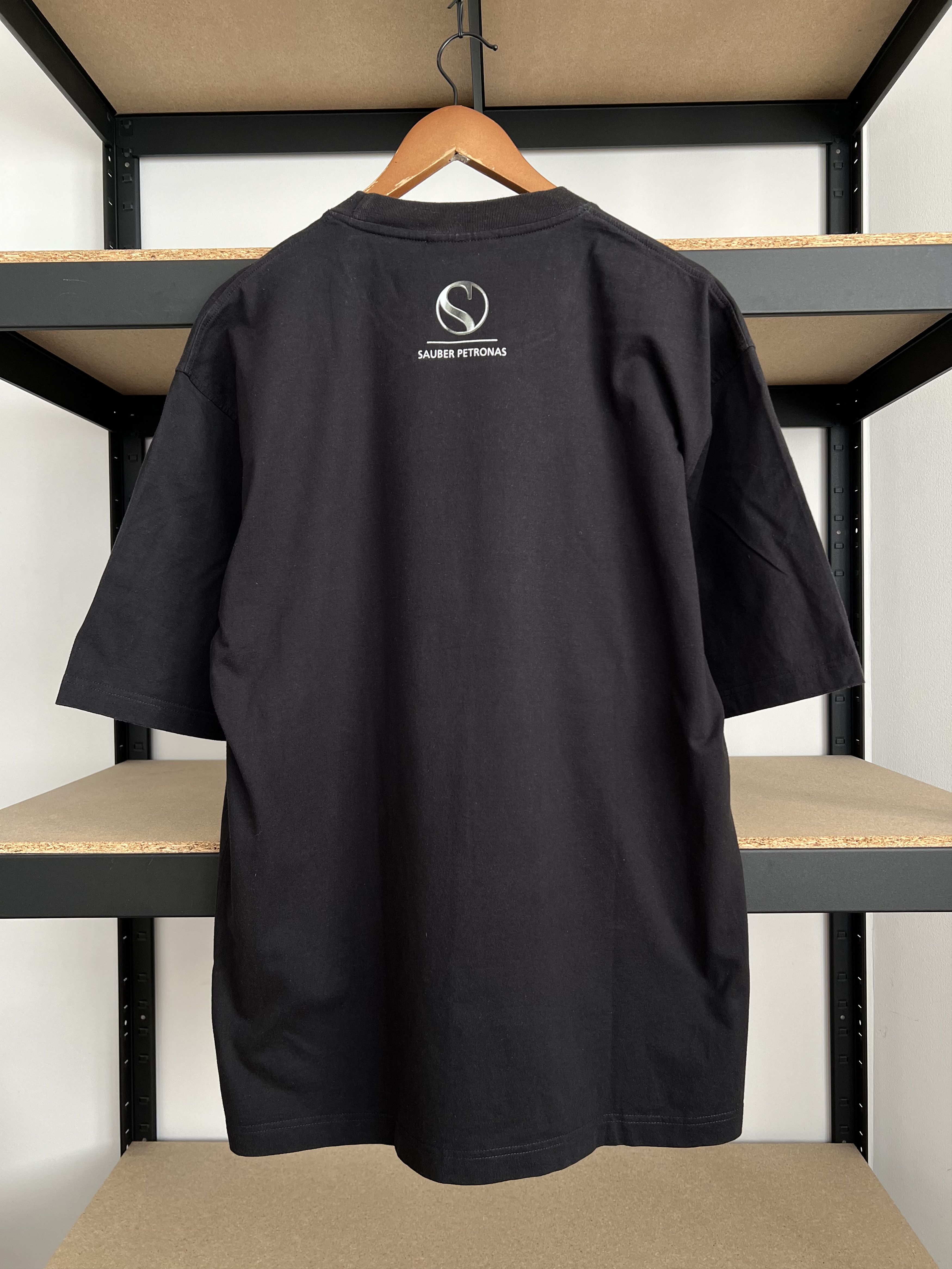 Formula 1 Vintage 2000s Sauber Petronas Malaysia F1 Formula 1 T-shirt Size US XL / EU 56 / 4 - 2 Thumbnail