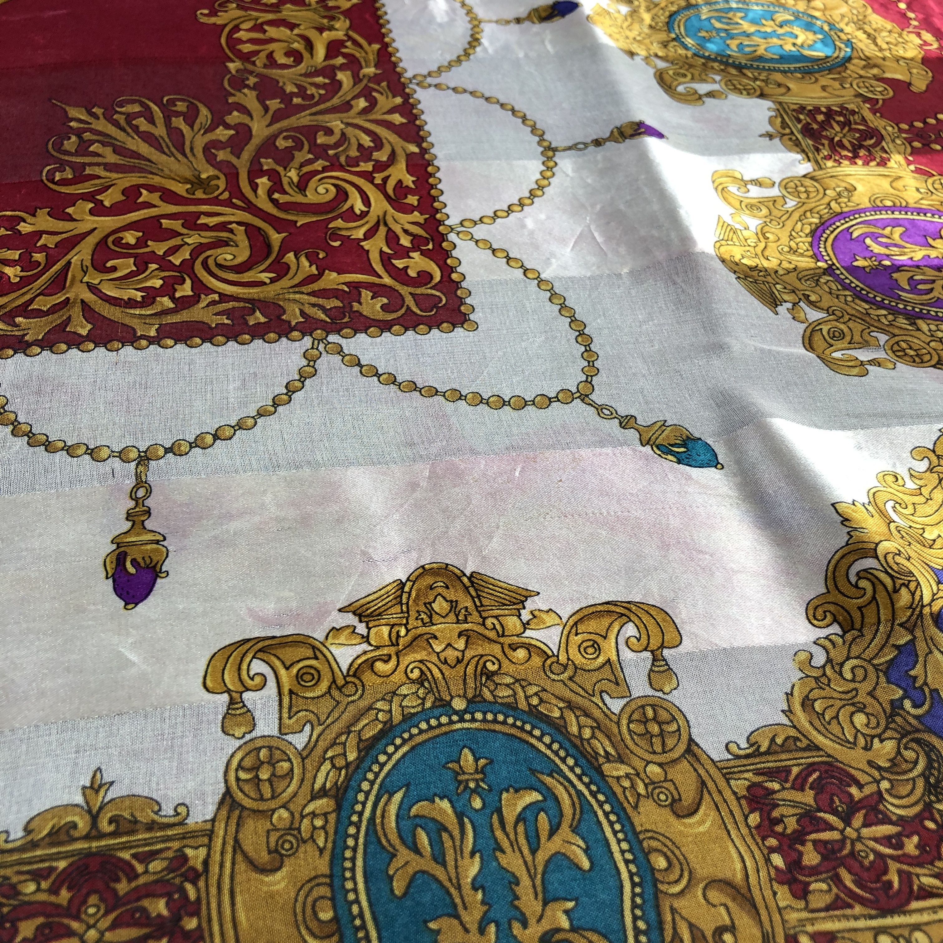 Japanese Brand Luxury Gold Chains Silk Scarf M1370 Size ONE SIZE - 7 Thumbnail