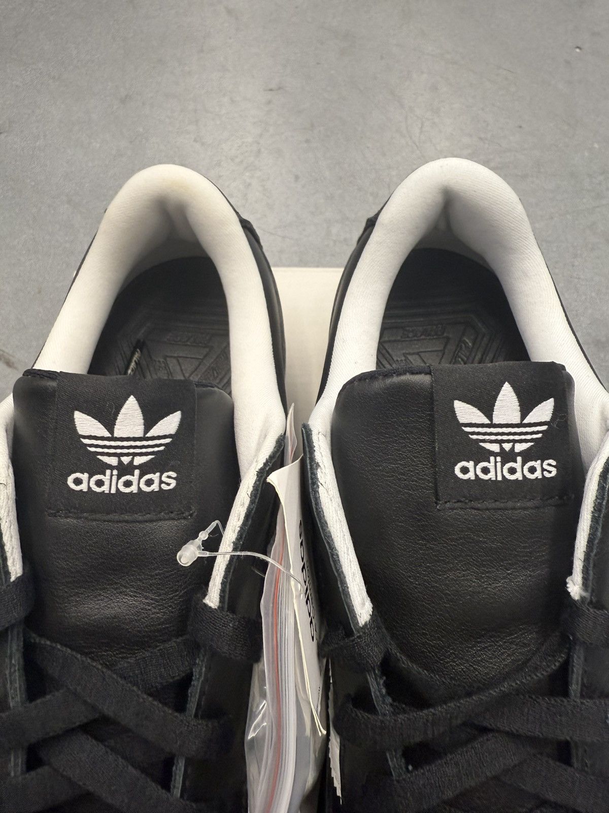 Adidas 2018 Adidas Camton Trainer Palace Black Size US 8 / EU 41 - 10 Thumbnail