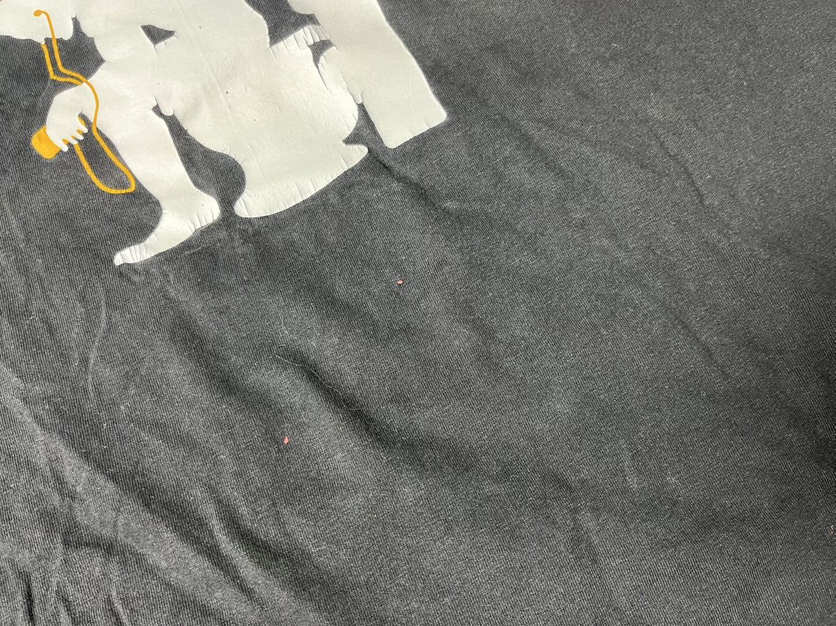 Band Tees Vintage 90s Ipood on toilet with Iphone T Shirt Size US XL / EU 56 / 4 - 4 Thumbnail