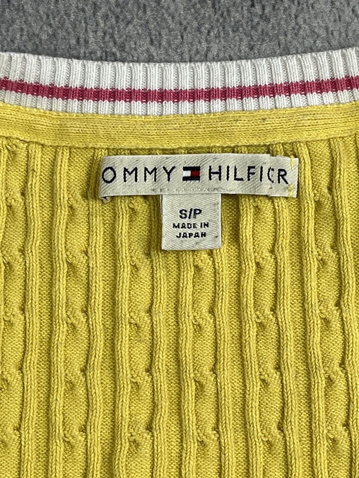 Tommy Hilfiger Vintage Y2K Tommy Hilfiger short sleeve sweater old money Size S / US 4 / IT 40 - 4 Thumbnail