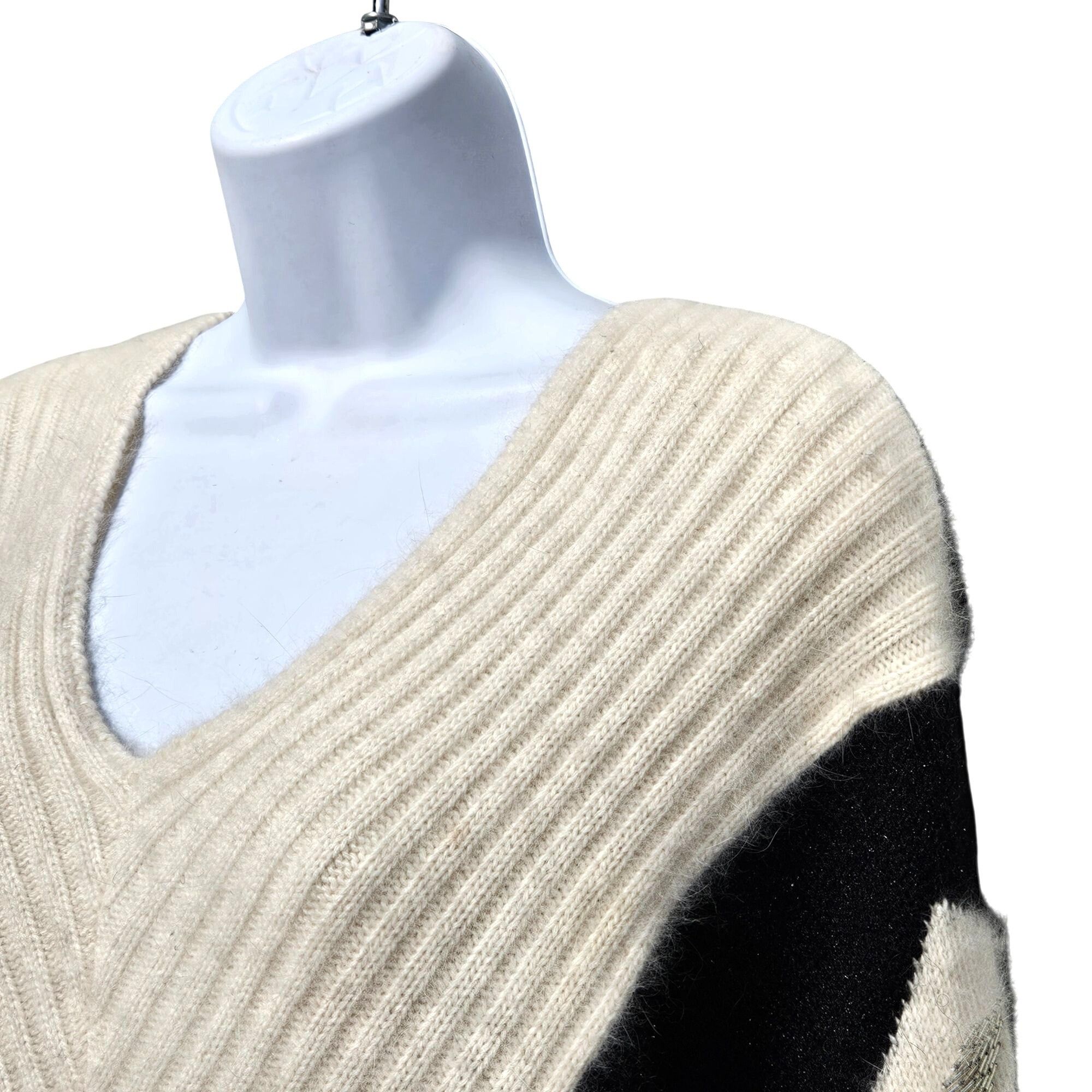 Vintage John Richard 80s Angora Beaded Diamond Sweater Black Ivory M Size M / US 6-8 / IT 42-44 - 9 Thumbnail