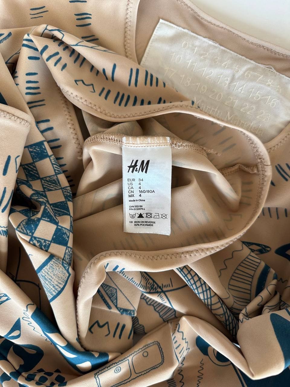 H&M × Maison Margiela Maison Margiela x H&M Tattoo Second Skin Top Size US S / EU 44-46 / 1 - 7 Thumbnail