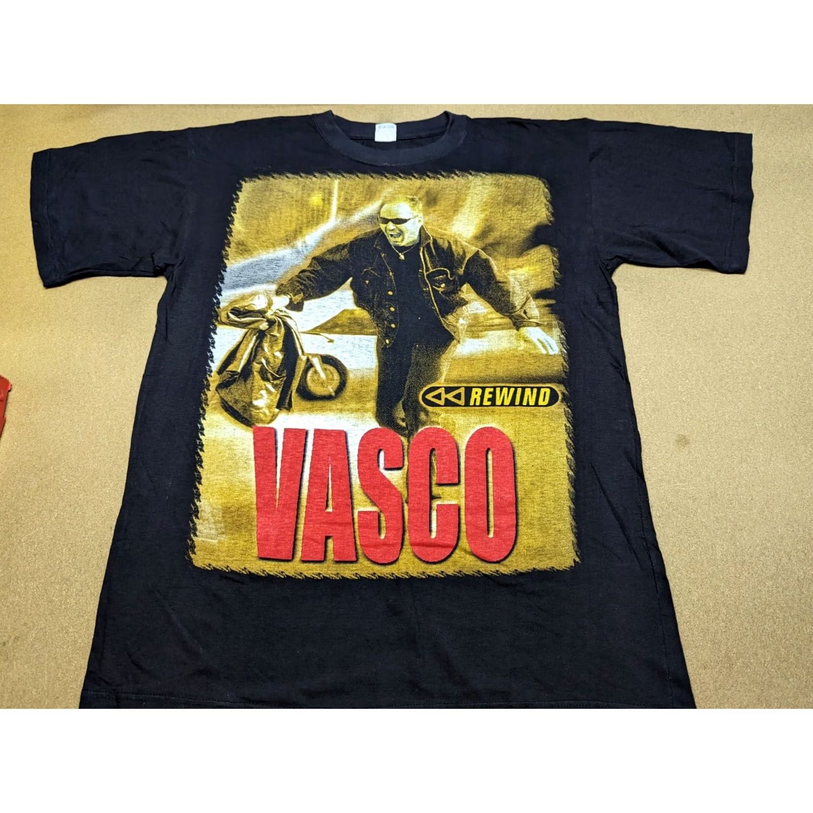 Vintage VINTAGE Vasco Rossi Rewind 99 Shirt 2XL Take Time New Frontier Shirt Unisex Adults Black Cotton Short Sleeve Round Neck 2XL Mens Womens Boys Girls Size US XXL / EU 58 / 5 - 2 Thumbnail
