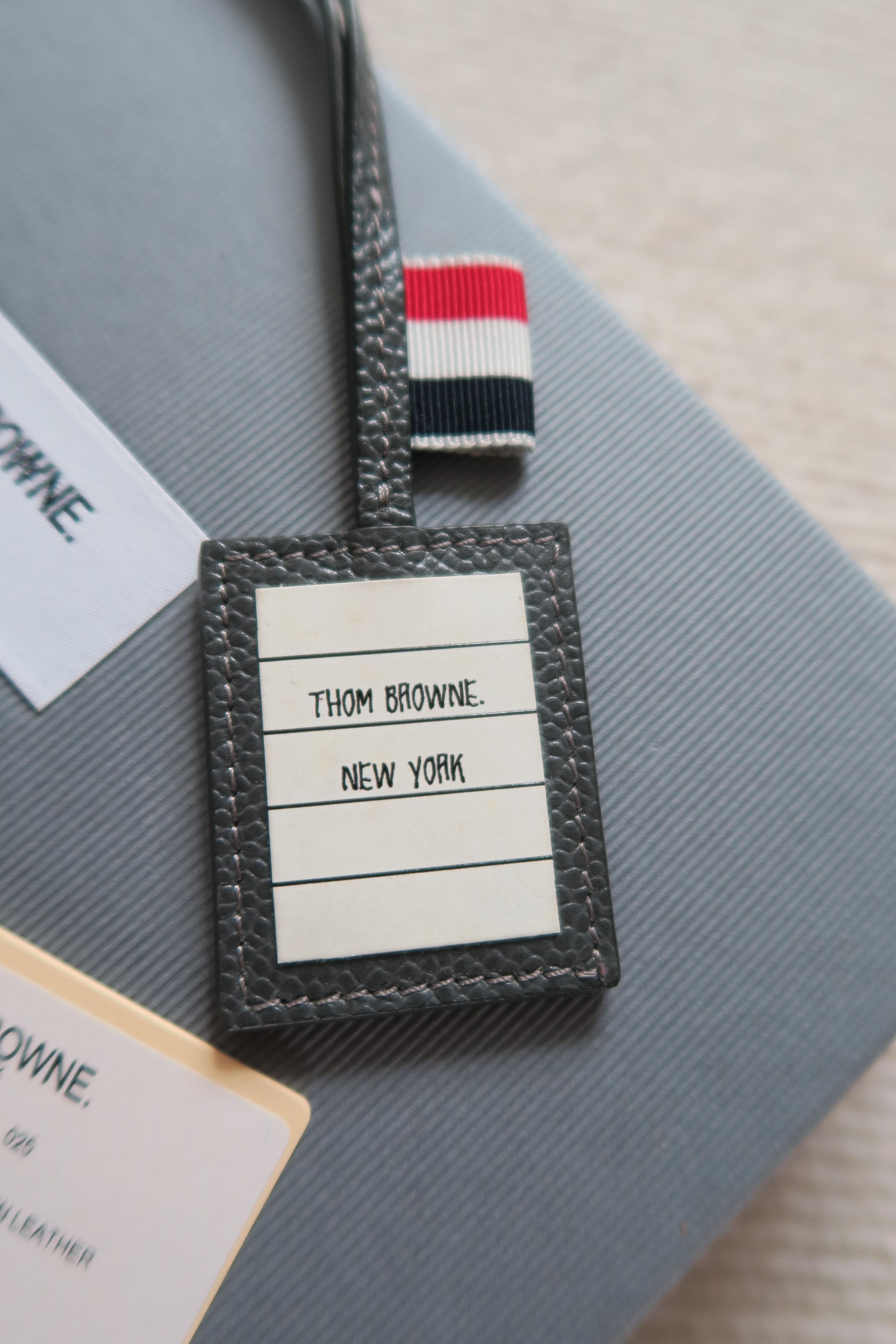 Thom Browne Thom Browne Pebble Grain Leather 4-Bar Label Key Ring Size ONE SIZE - 2 Thumbnail