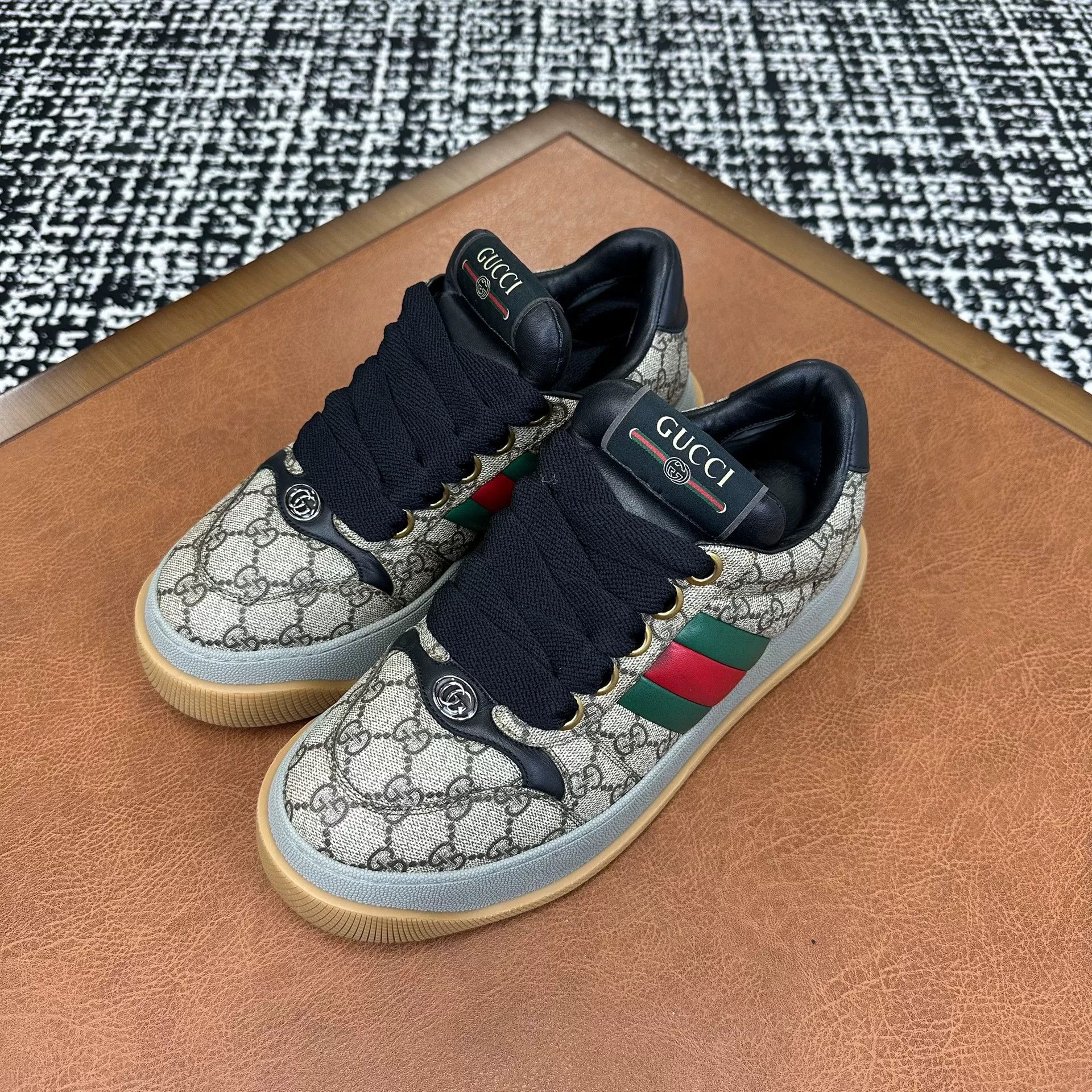 Gucci Gucci Brown Lowtop Sneakers 9 Men Size US 9 / EU 42 - 1 Thumbnail