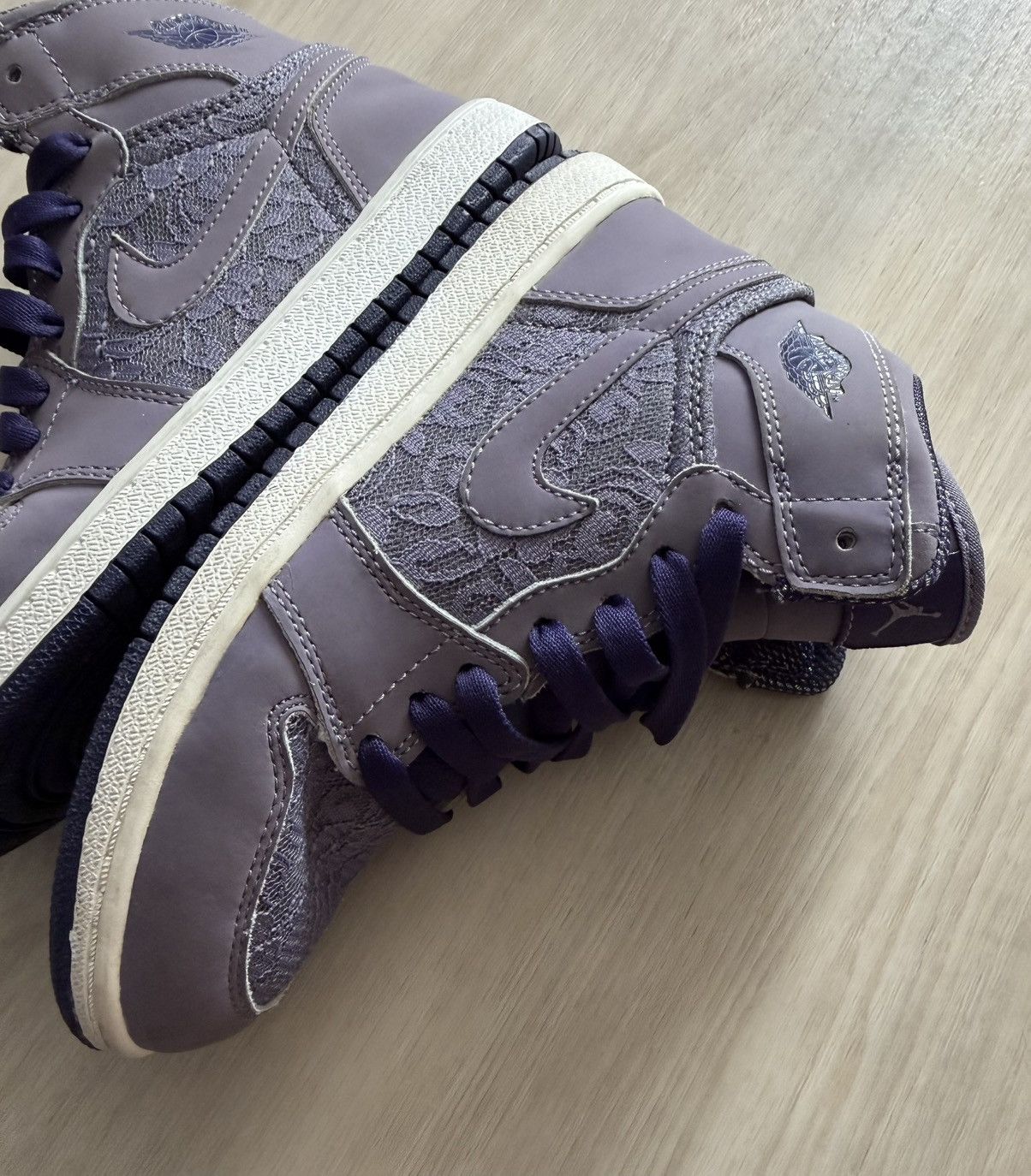 Nike 2010 Air Jordan 1 Purple Daybreak Lace Sz 2.5y w/ OG box Size US 5 / IT 35 - 6 Thumbnail
