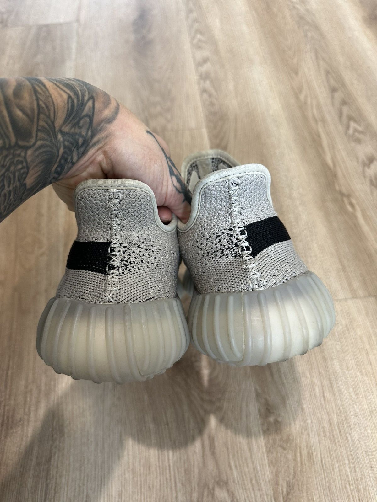 Adidas × Yeezy Yeezys Size US 10 / EU 43 - 3 Thumbnail