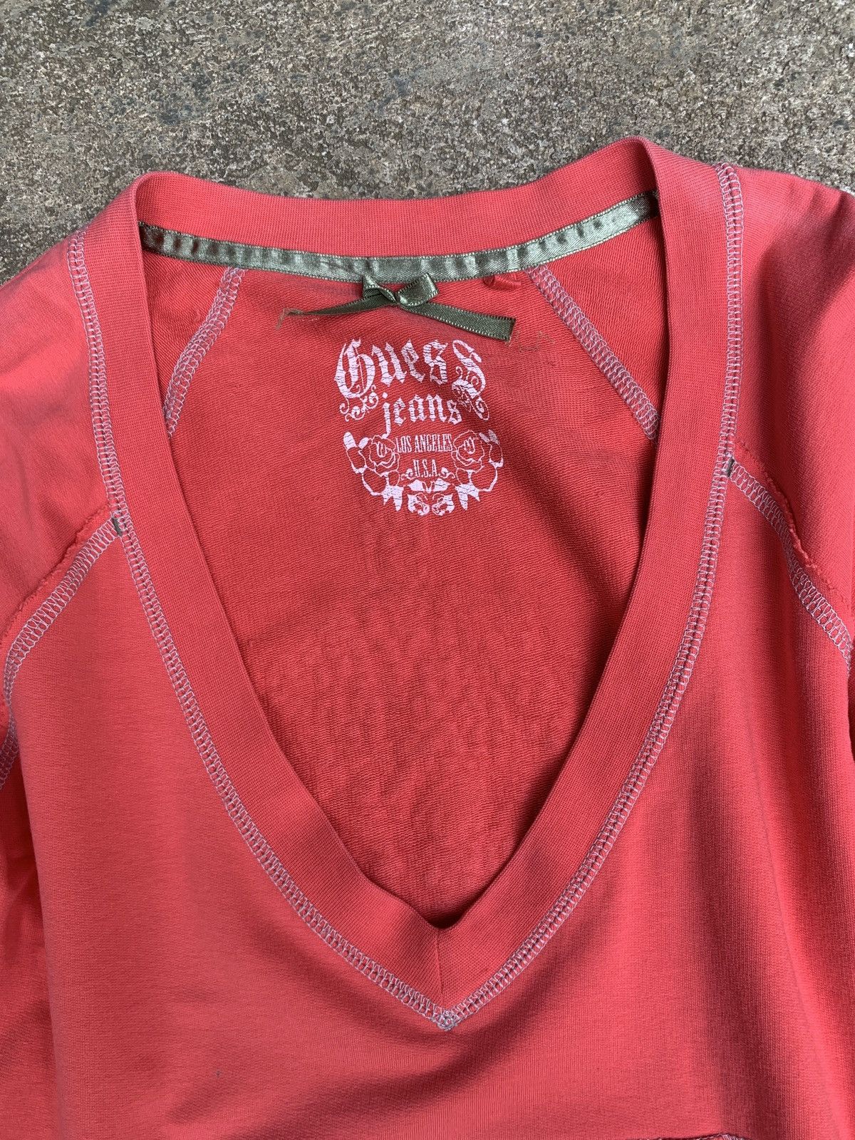 Guess × Vintage y2k Guess Los Angeles Leopard Girl Graphic Wide Neck Sweater Size M / US 6-8 / IT 42-44 - 8 Thumbnail