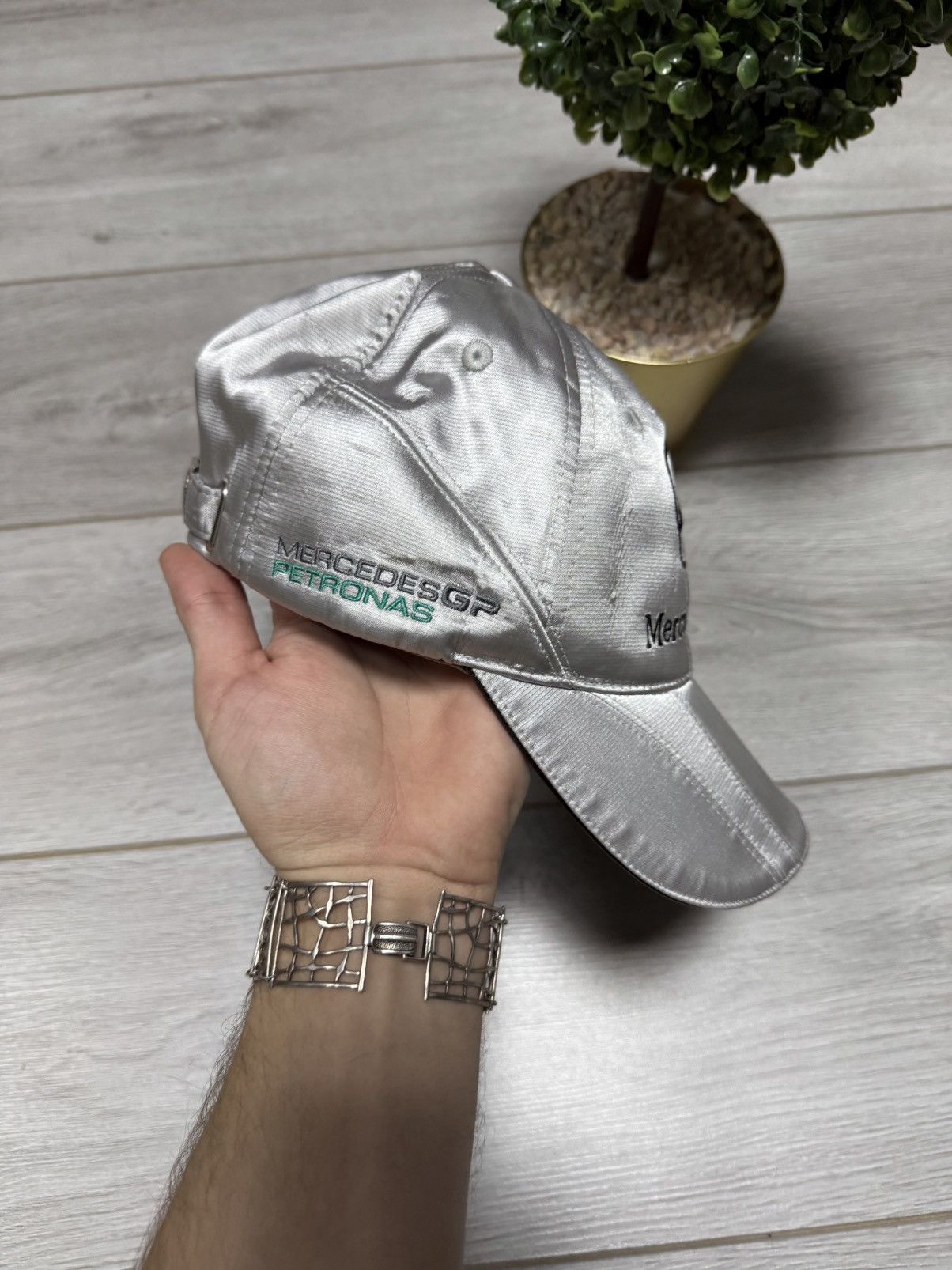 Mercedes-Benz Mercedes Petronas GP Henri Lloyd shimmering chrome cap hat Size ONE SIZE - 2 Thumbnail