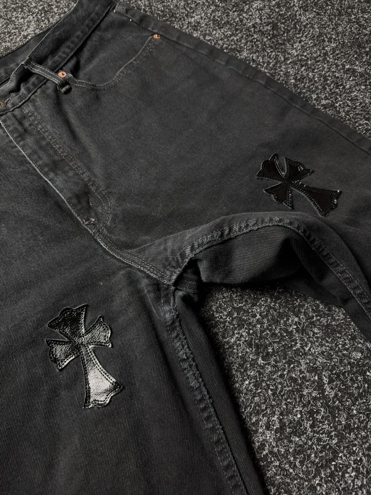 Levi's Vintage Clothing Vintage 90s Archival Levi’s Hearts Style Cross Denim Jeans Size US 33 - 8 Thumbnail
