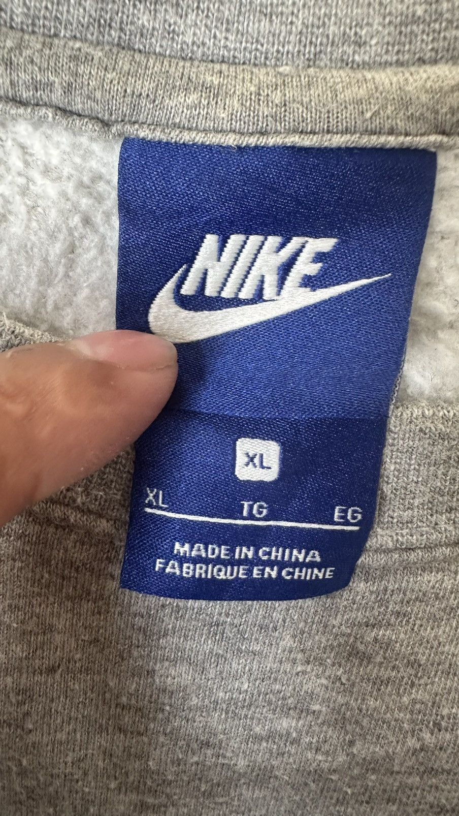 Nike VINTAGE Y2K NIKE DISTRESSED SWEATSHIRT Size US XL / EU 56 / 4 - 5 Thumbnail