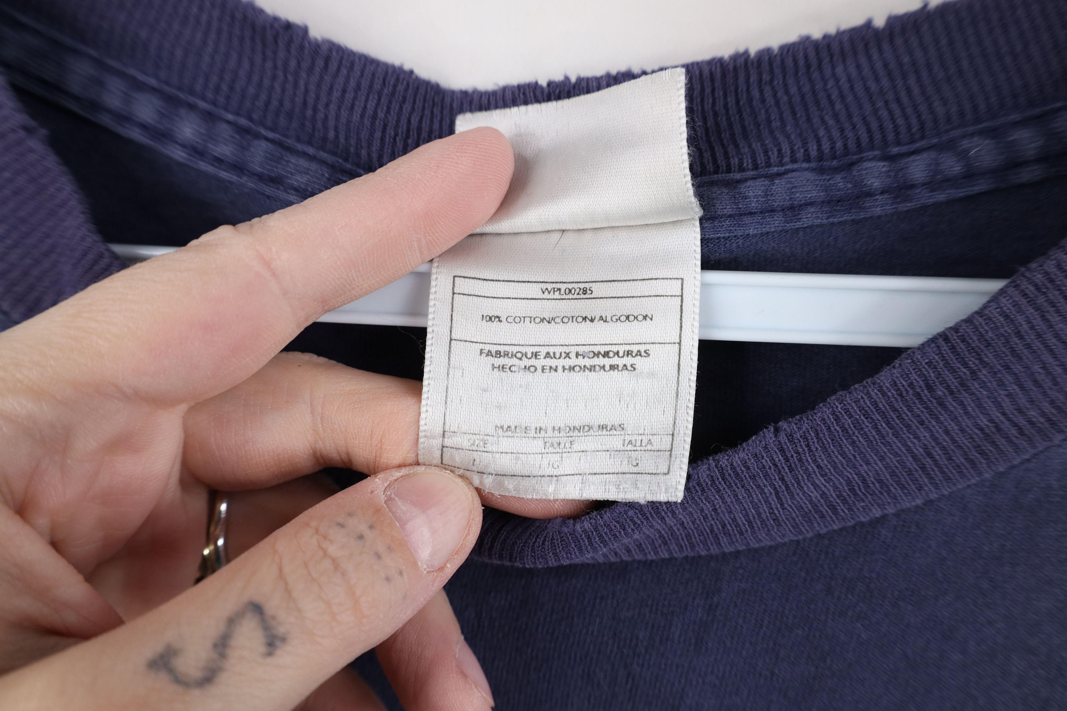 Nike Vintage 90s Nike Mini Swoosh Enjoy the Weather T-Shirt Size US L / EU 52-54 / 3 - 9 Thumbnail