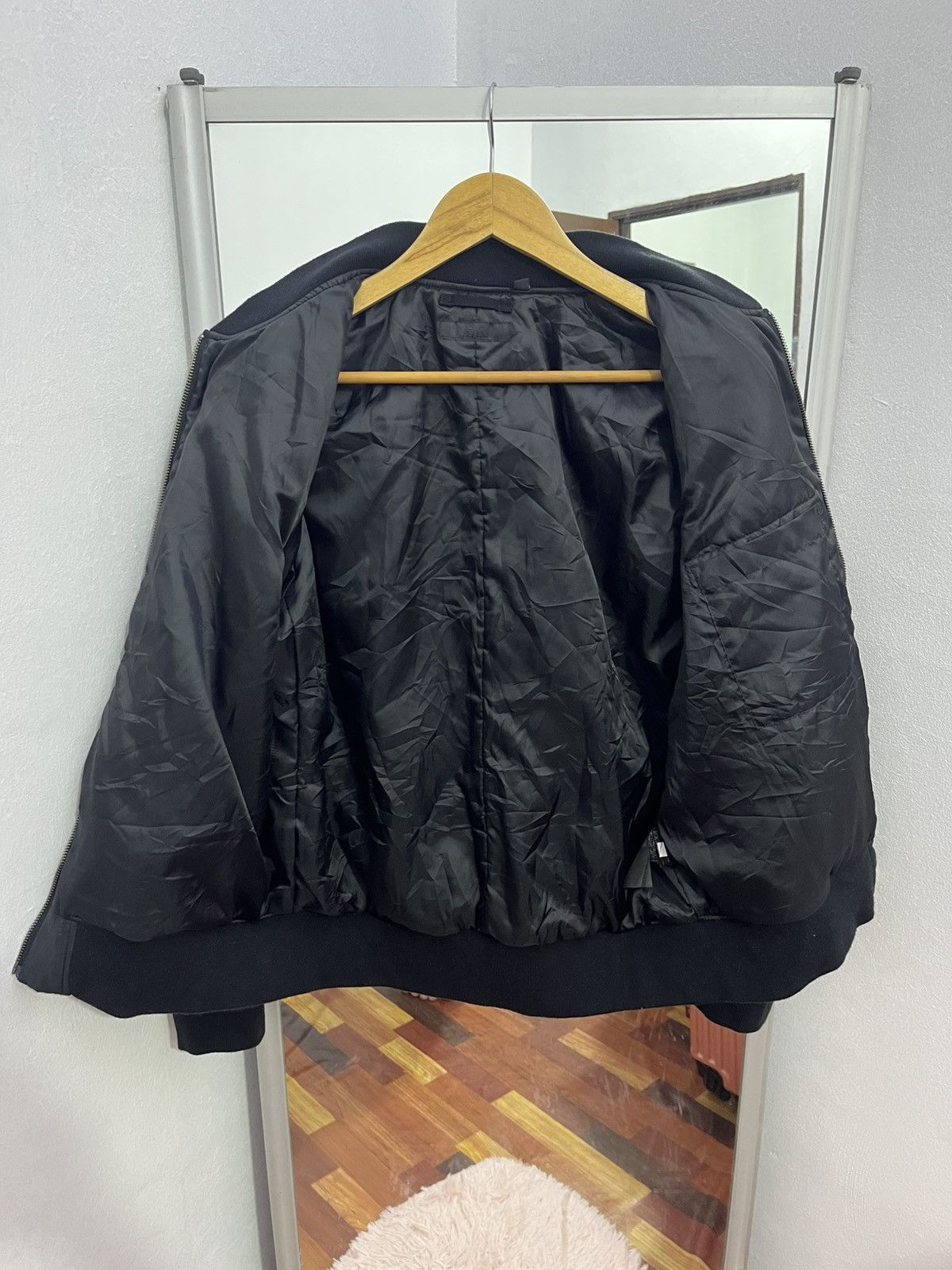 Uniqlo Uniqlo MA-1 Bomber Jacket Black Minimal Fade Size US M / EU 48-50 / 2 - 6 Thumbnail