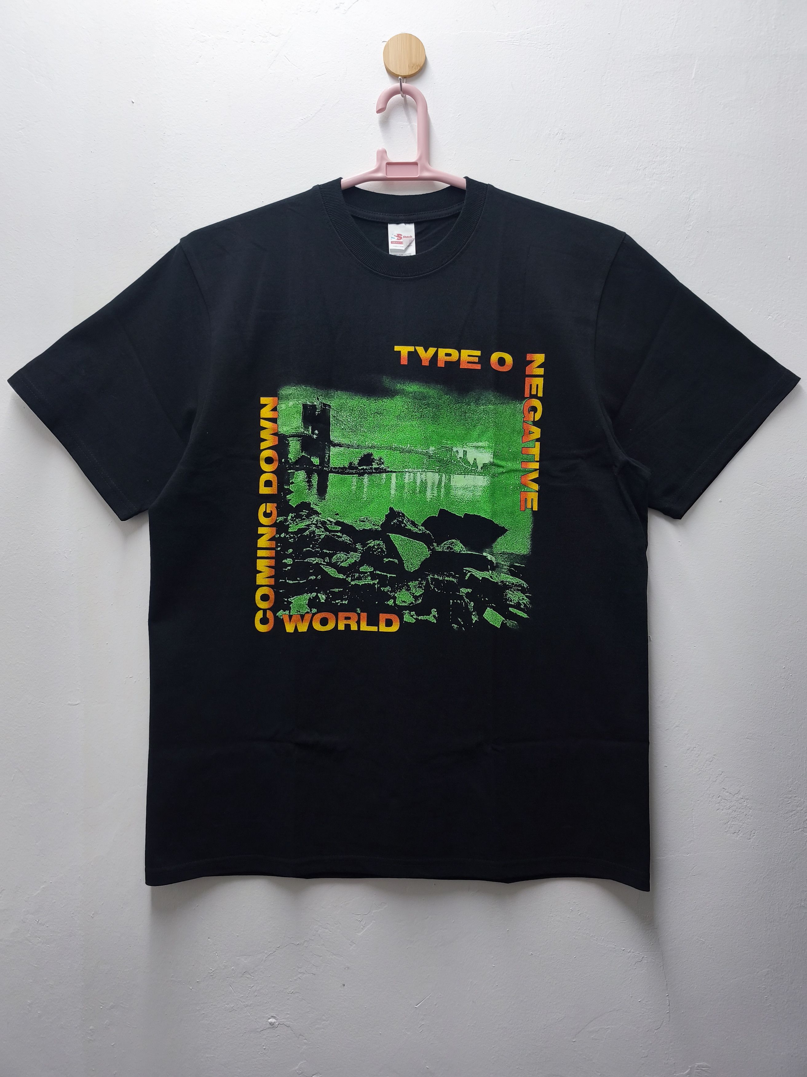 Band Tees Type O Negative Only The Dead Know Brooklyn T-shirt Size US XL / EU 56 / 4 - 1 Thumbnail