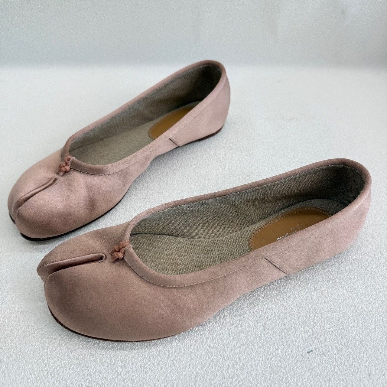 Maison Margiela Maison Margiela Pink Lowtop Sneakers us_6-5 Women Size US 6.5 / IT 36.5 - 1 Thumbnail