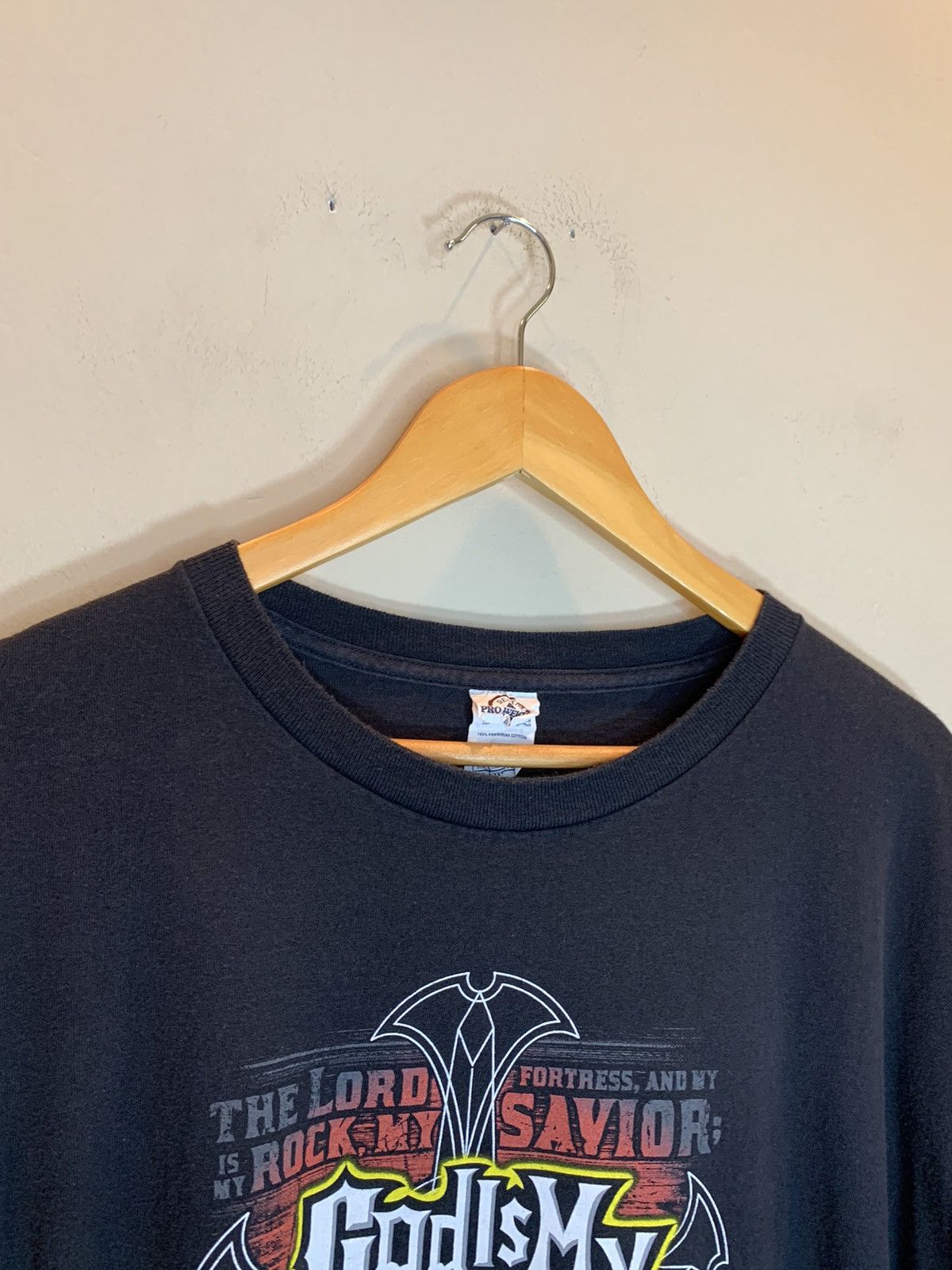 Vintage *RARE* Vintage God Is My Hero Guitar Hero Jesus Parody Shirt Size US XXL / EU 58 / 5 - 2 Thumbnail