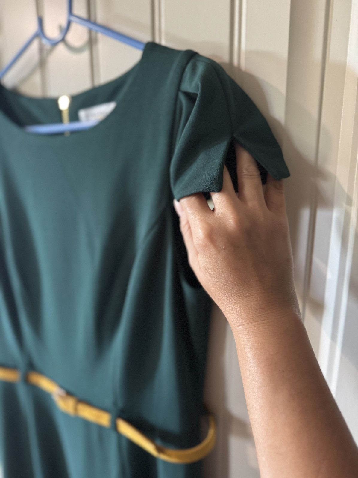 Calvin Klein CALVIN KLEIN💚 Forest Green Midi Dress, Belted Size M / US 6-8 / IT 42-44 - 6 Thumbnail