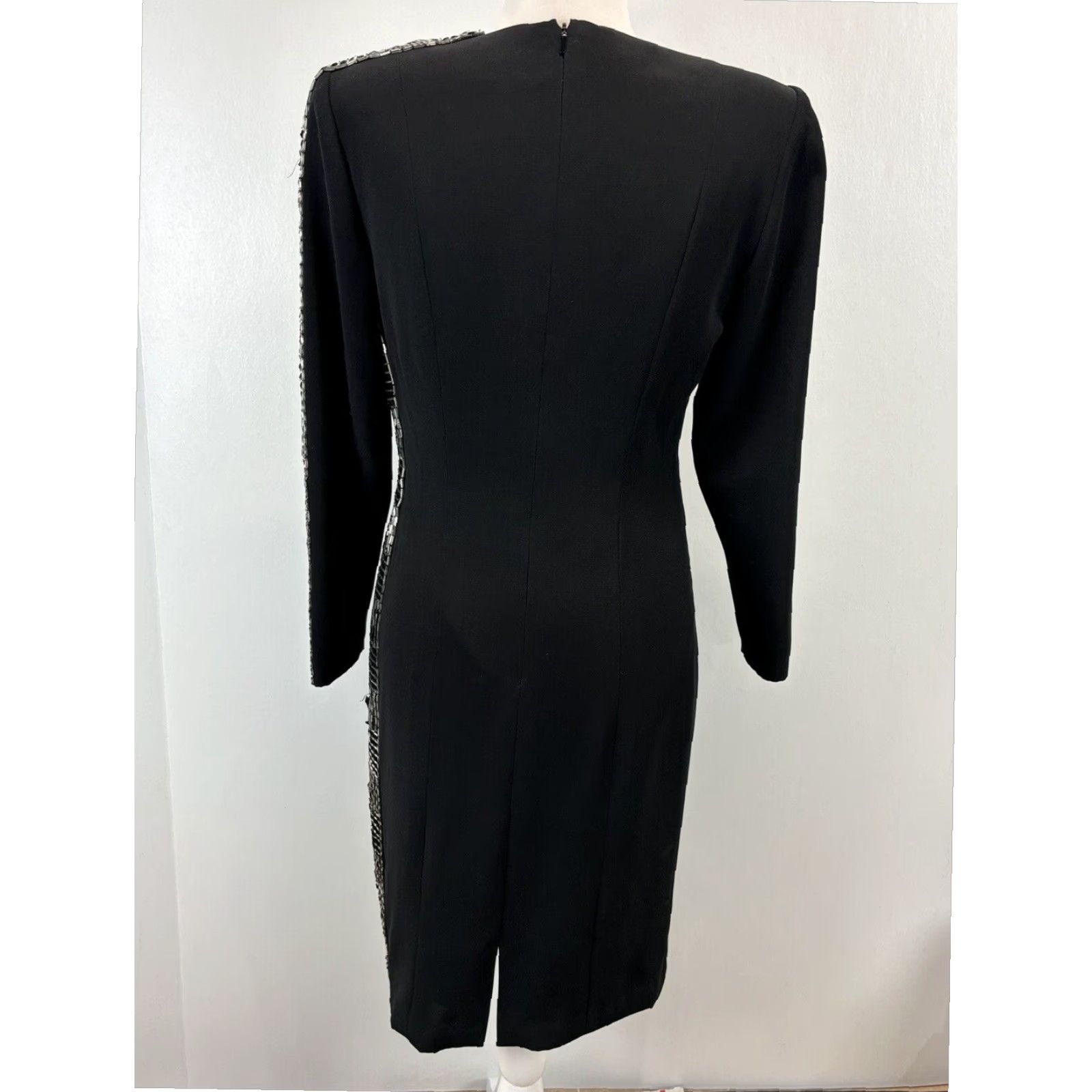 Bill Blass VINTAGE Bill Blass Cocktail Dress Black Sequins Beaded Eveningwear Womens 6 Long Sleeve 1980s Size M / US 6-8 / IT 42-44 - 3 Thumbnail