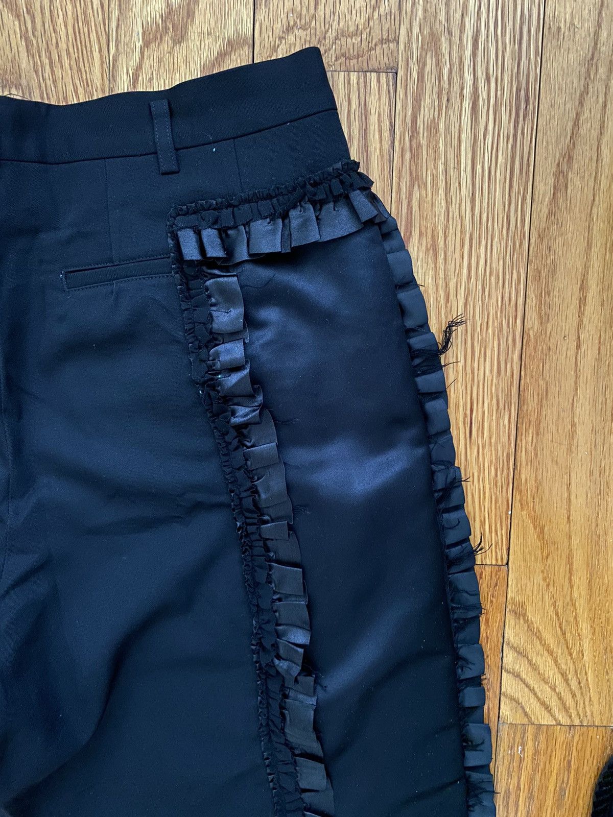 Comme des Garcons Comme des Garçons Black Ruffle-Trime Crop Pants Size US 30 / EU 46 - 3 Thumbnail
