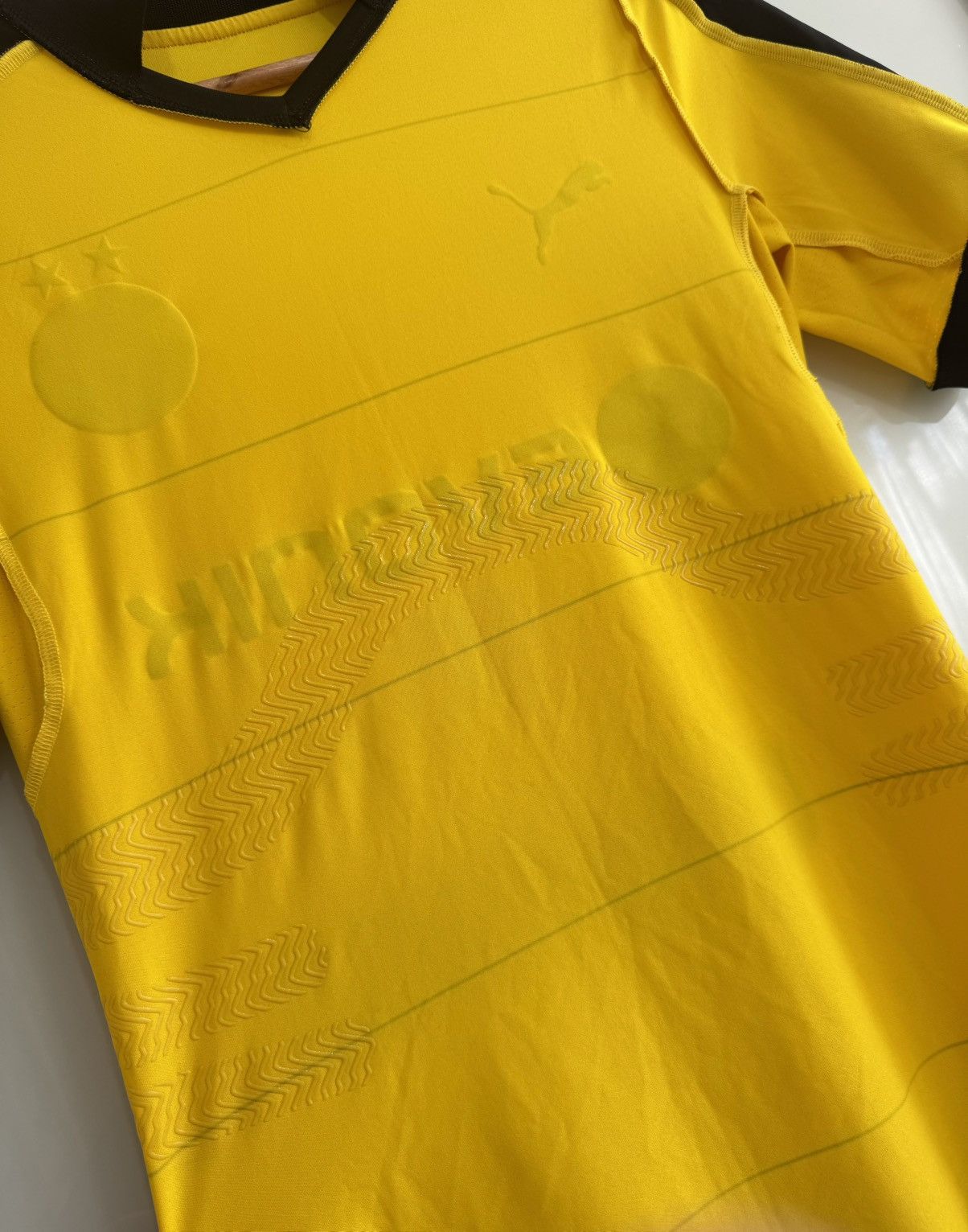 Puma Borussia Dortmund 2015-2016 Player Issue Soccer Jersey Kit Size US M / EU 48-50 / 2 - 8 Thumbnail