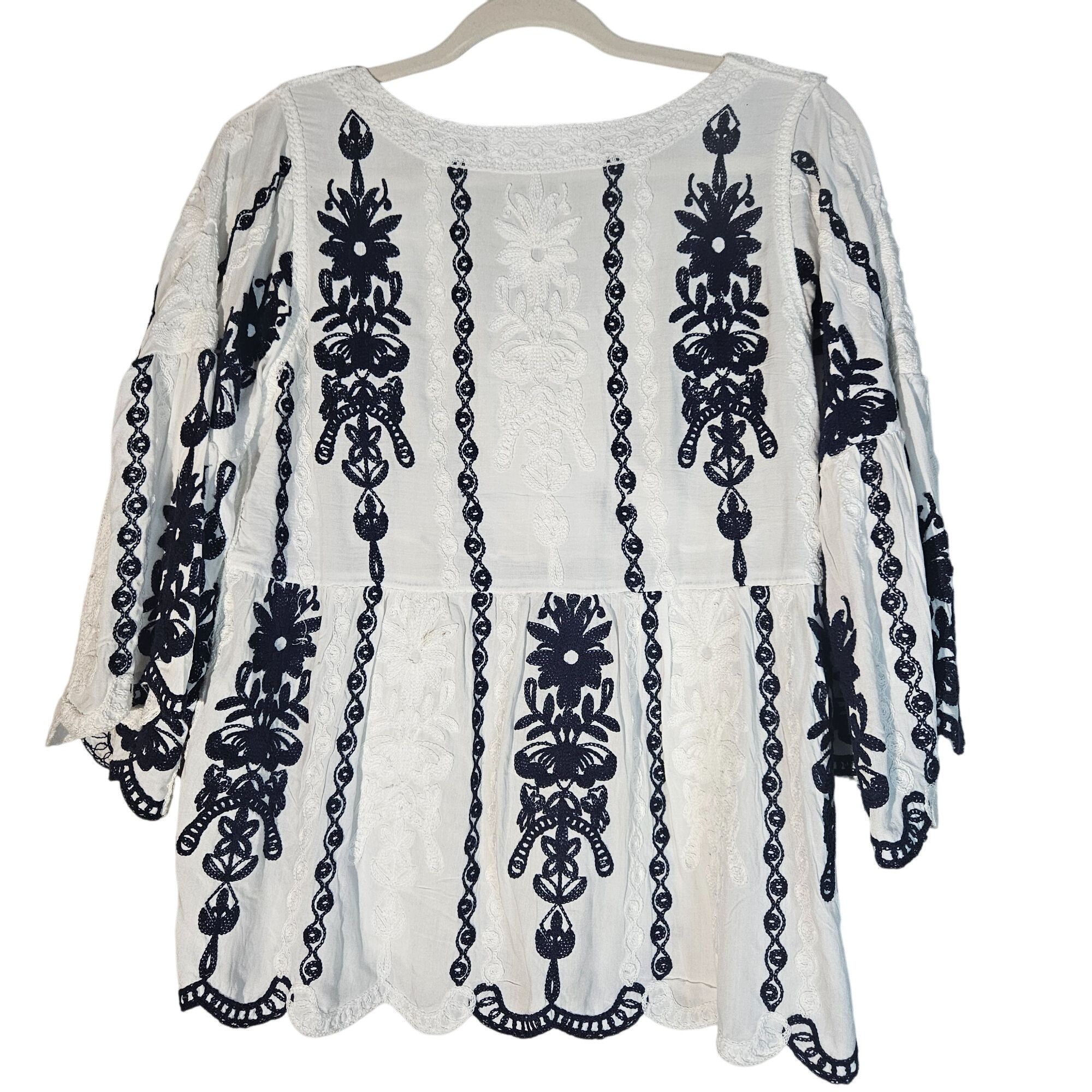 Other Kindred Boho Embroidered Bell Sleeve Sm Top White Navy Peasa Size S / US 4 / IT 40 - 2 Thumbnail