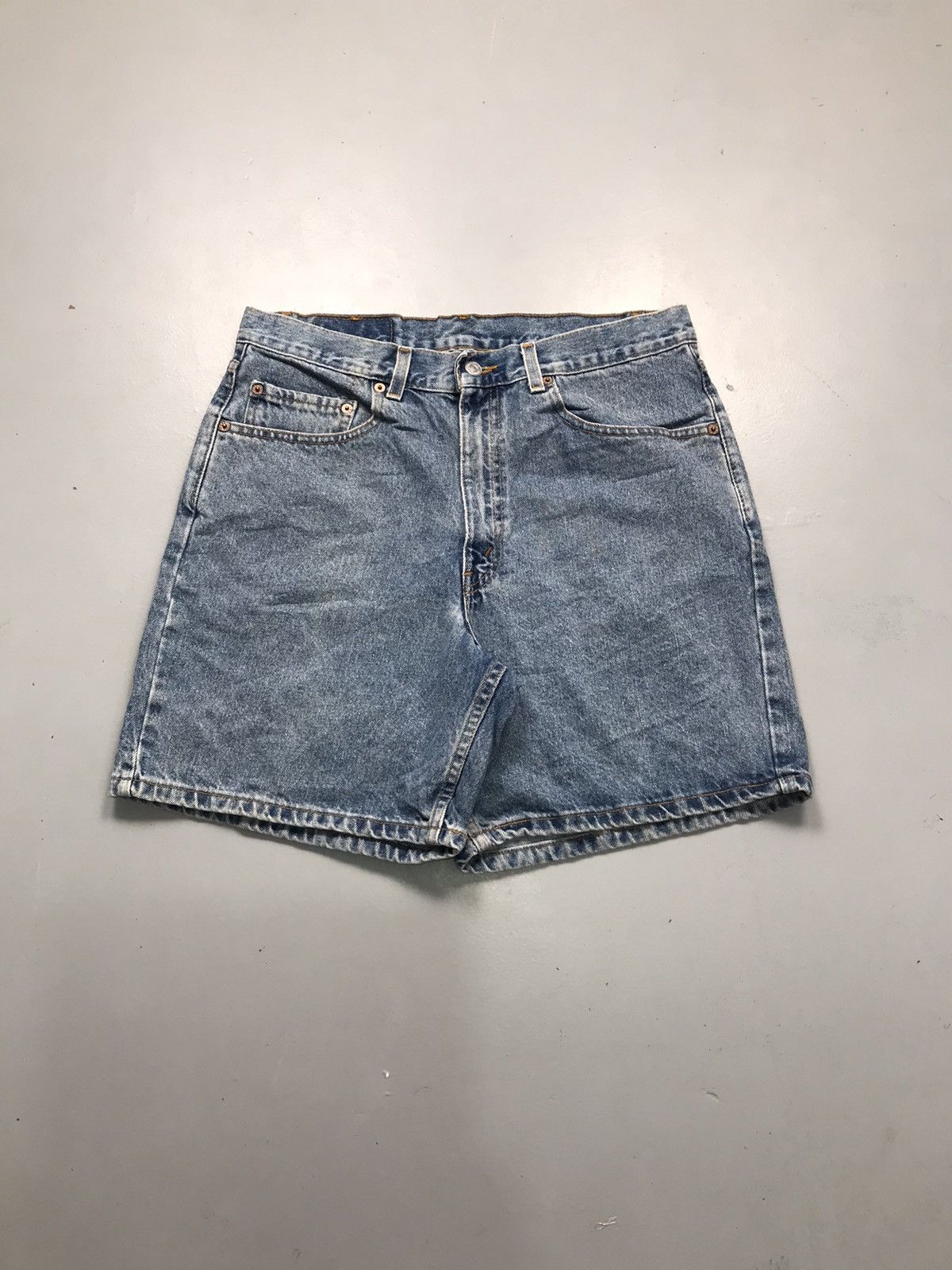 Levi's Vintage Levi’s 550 short Size US 34 / EU 50 - 1 Thumbnail