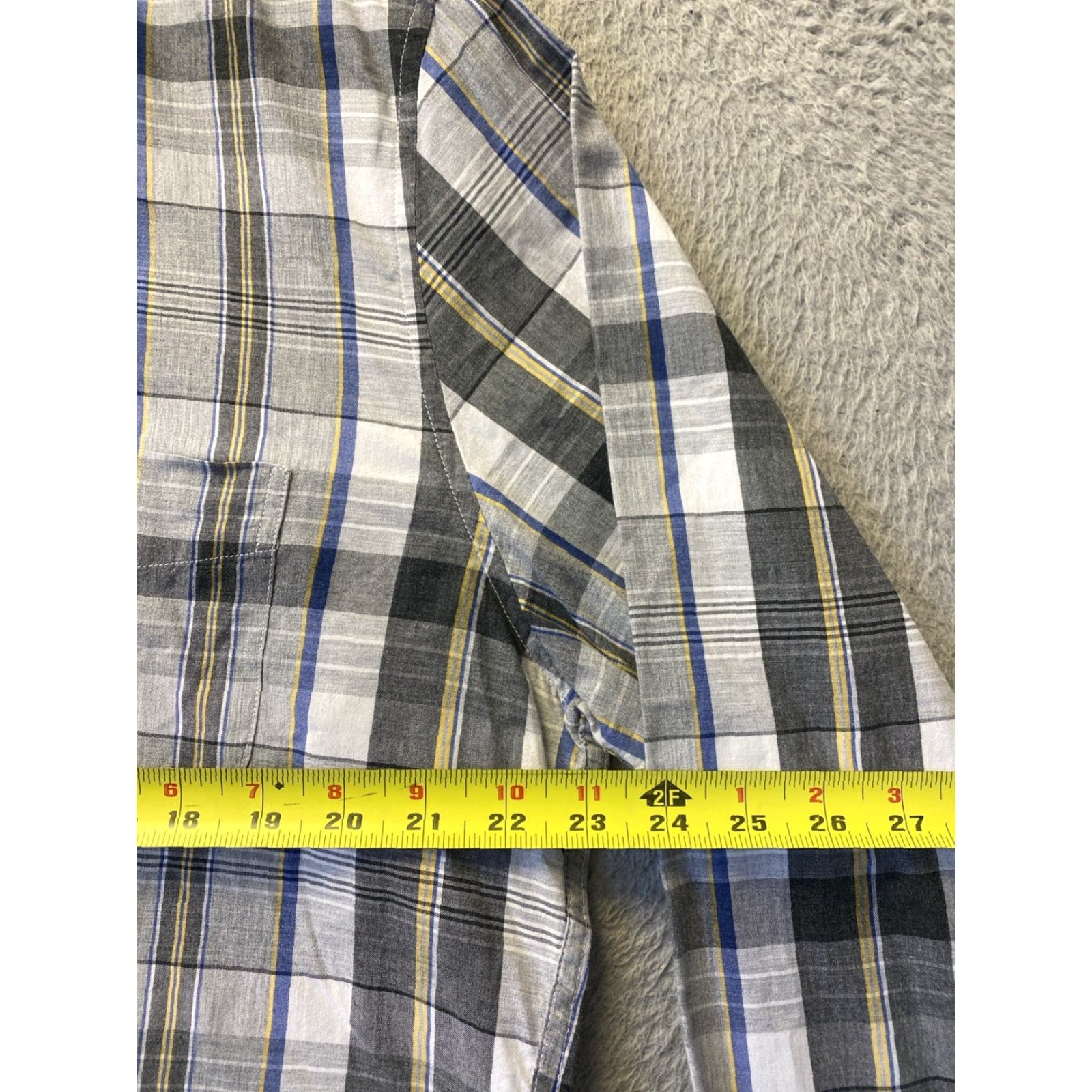 Banana Republic BANANA REPUBLIC Shirt Mens XL Plaid Long Sleeve Button Gray - Casual Shirt - Cotton - Regular Fit - Fall Spring Summer - Mens XL Gray Plaid Button-Up Size US XL / EU 56 / 4 - 6 Thumbnail