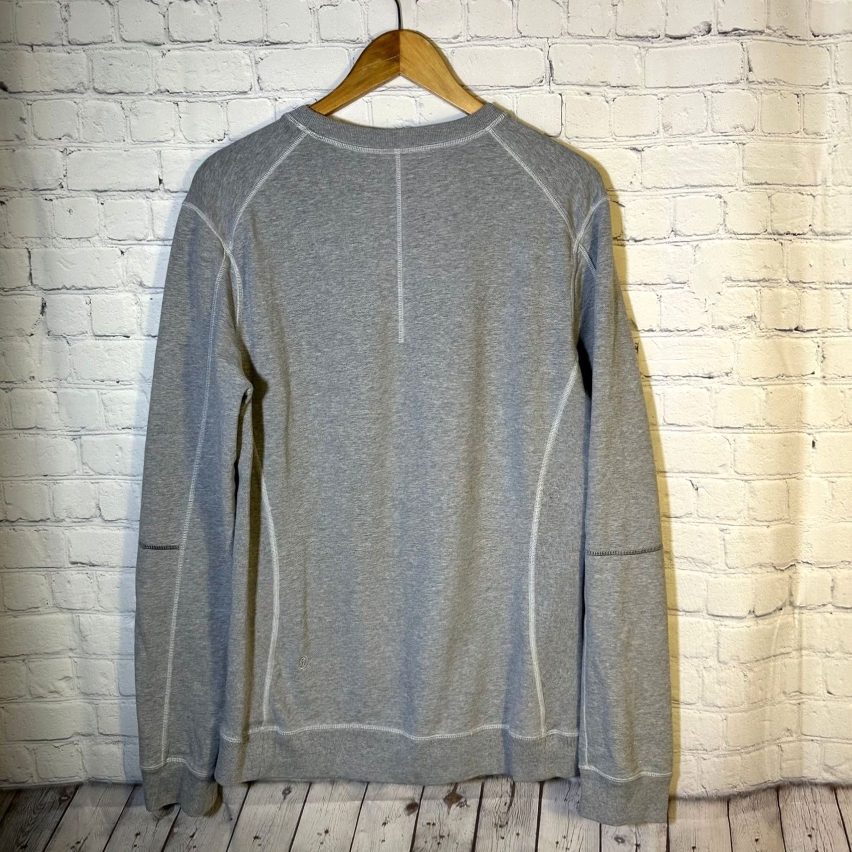Lululemon Lululemon Mens Crewneck Sweatshirt Heathered Grey Contrast Stitch Pullover Shirt Mens M Gray/Heathered Size US M / EU 48-50 / 2 - 4 Thumbnail