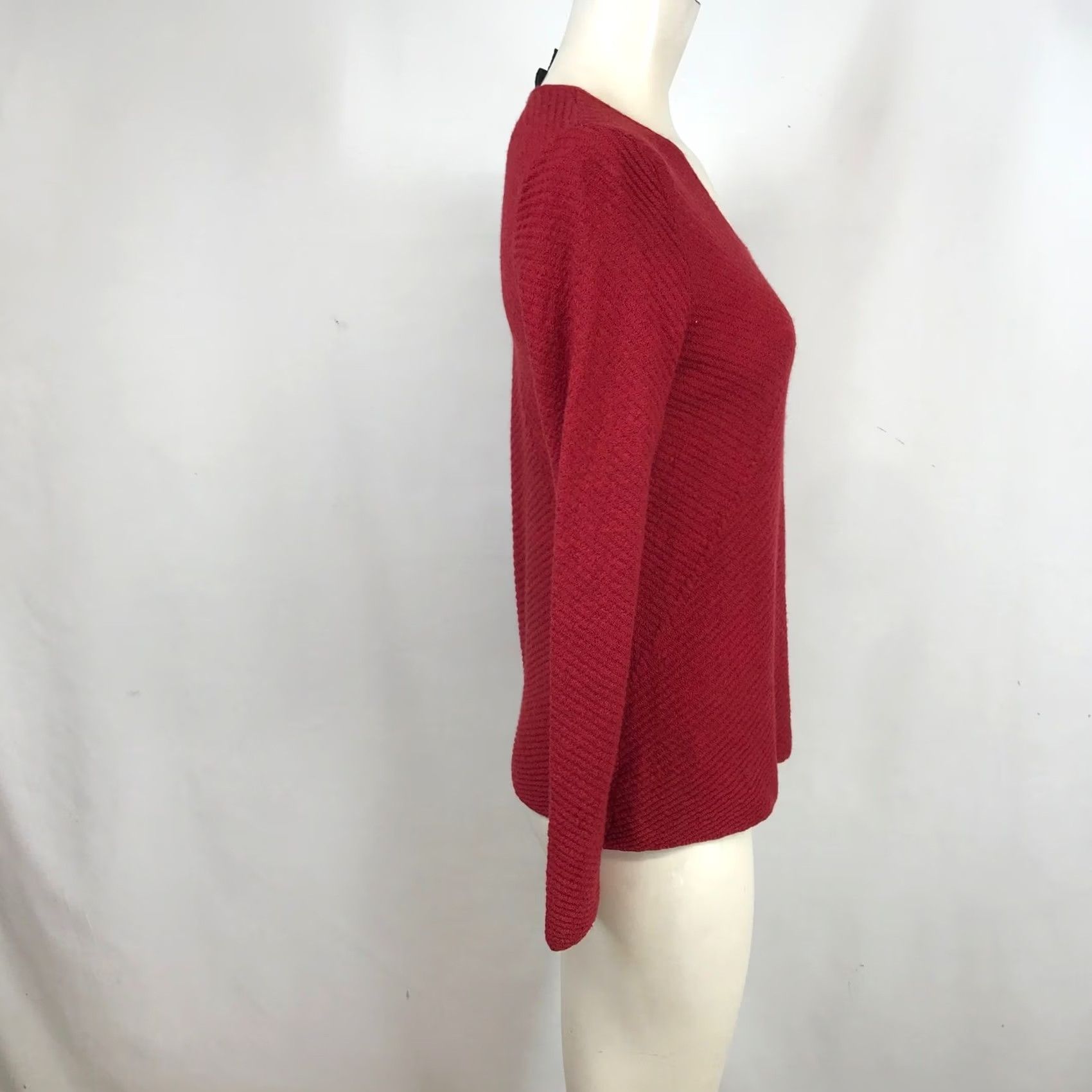 Eileen Fisher VINTAGE? No. Eileen Fisher Red 100% Italian Wool Diagonal Ribbed V-Neck Sweater Petite PS Shirt Women Size S / US 4 / IT 40 - 4 Thumbnail